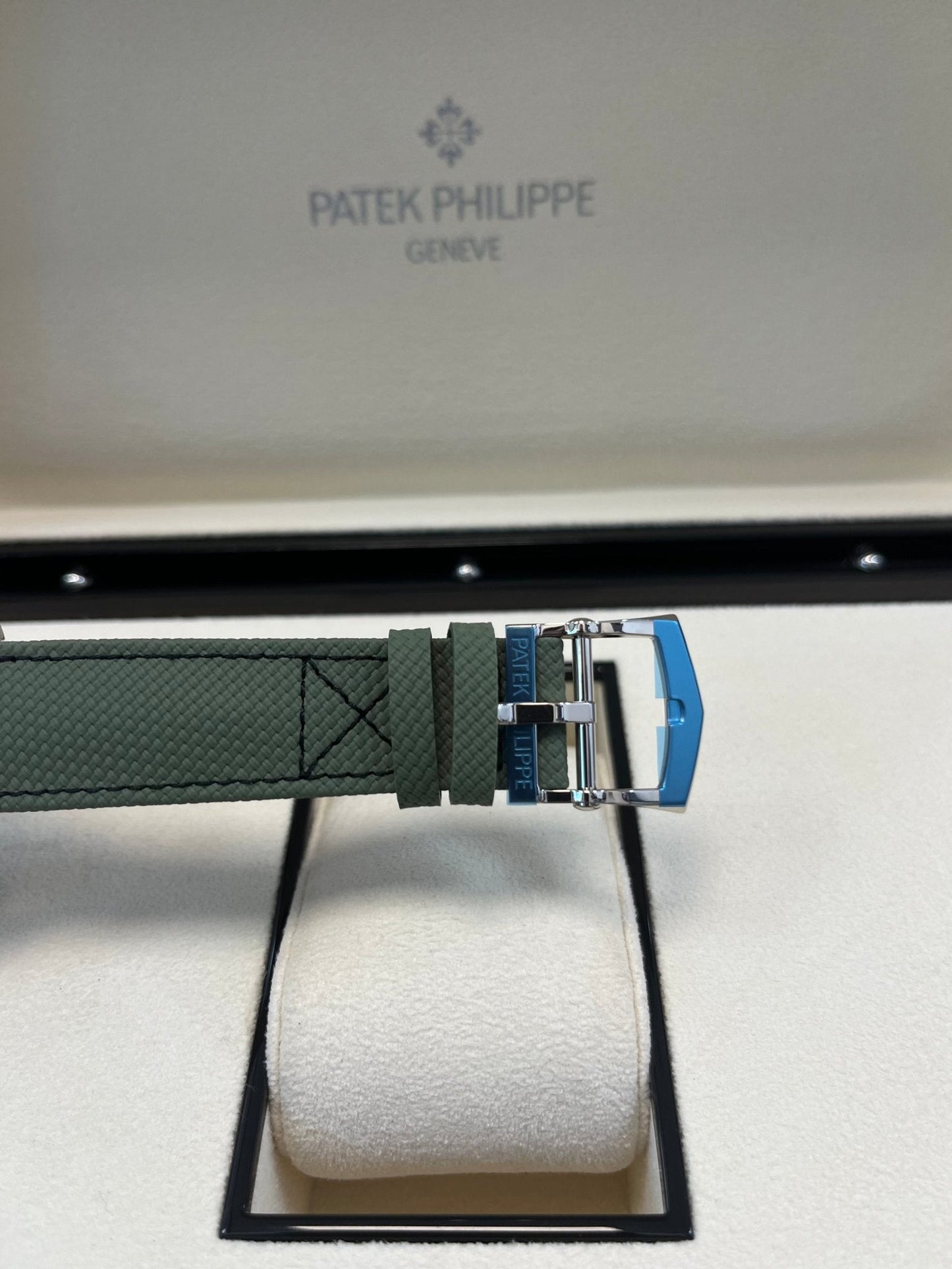 Patek Philippe Calatrava Pilot Travel Time 5524G-010