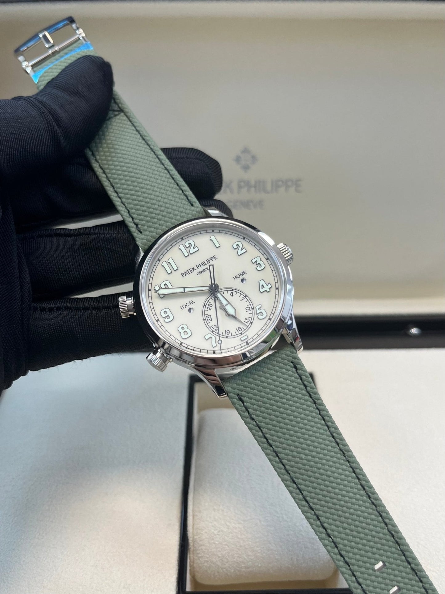 Patek Philippe Calatrava Pilot Travel Time 5524G-010