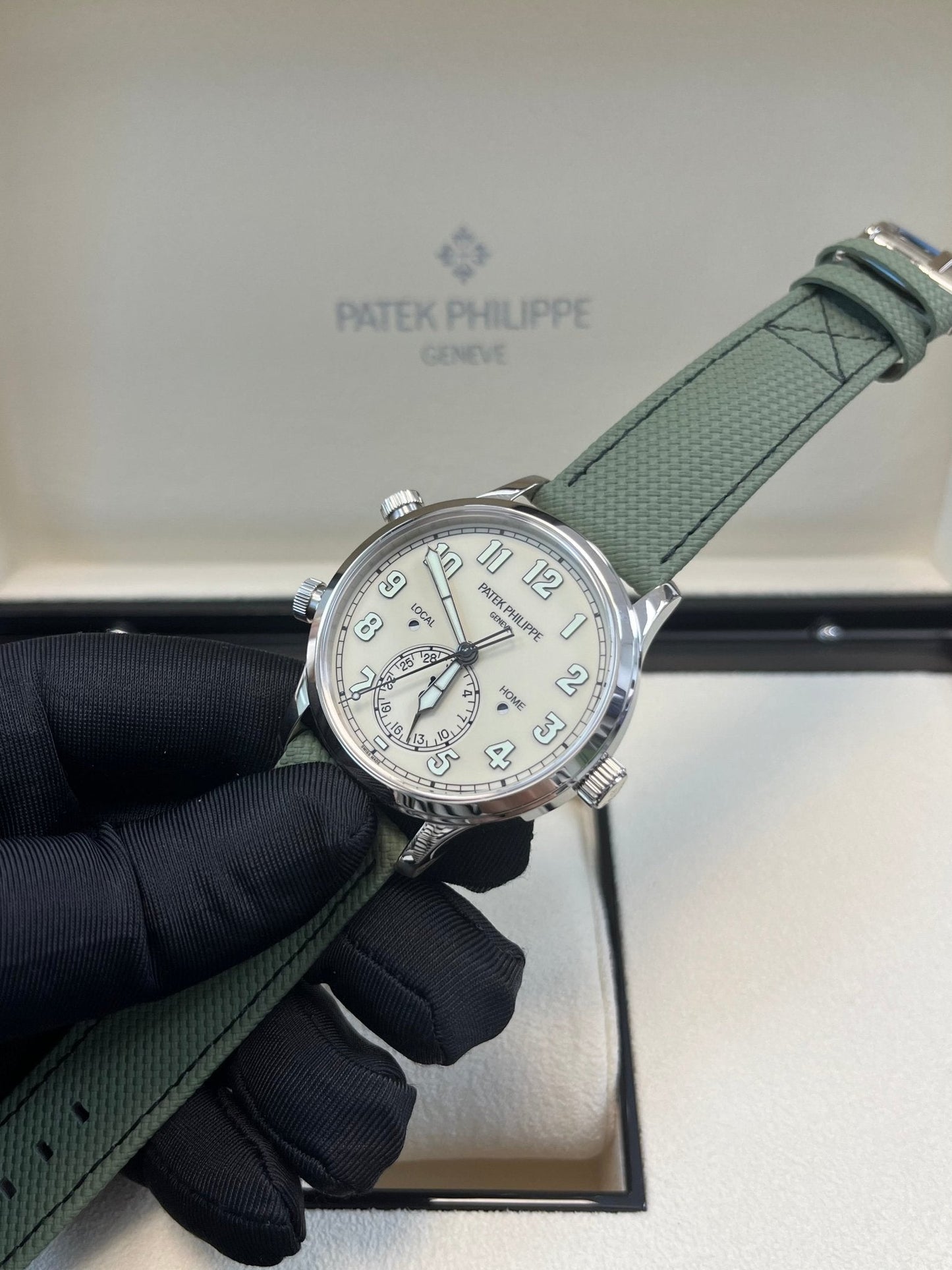 Patek Philippe Calatrava Pilot Travel Time 5524G-010