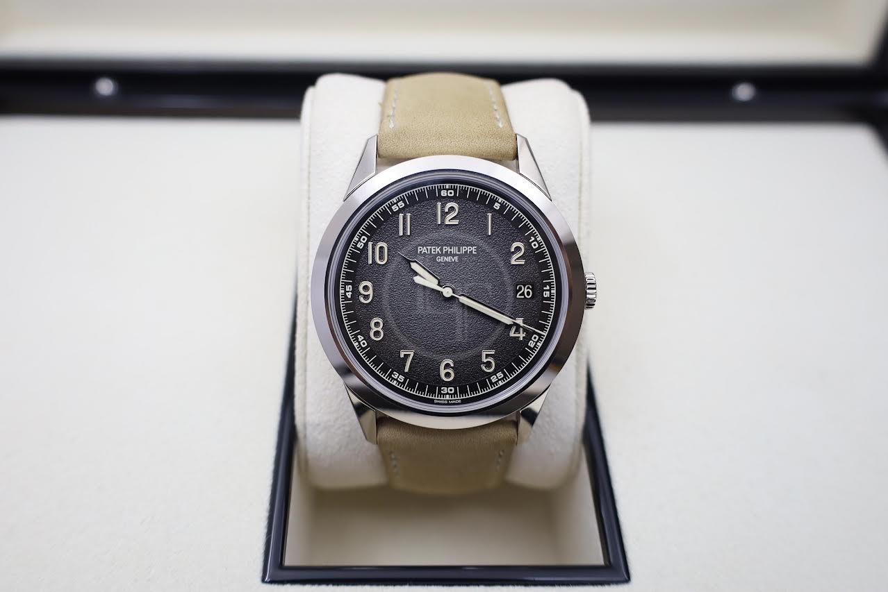 Patek Philippe Calatrava White Gold Textured Grey Dial | 5226G-001