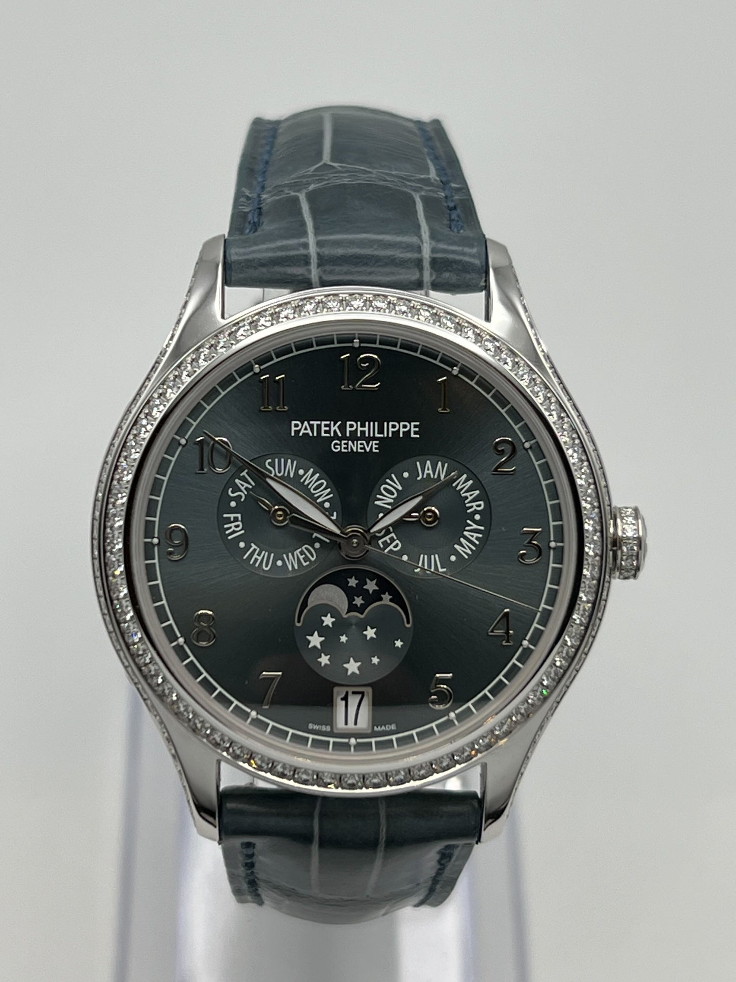 Patek Philippe Complications 4947G-001 Annual Calendar White Gold Blue Dial