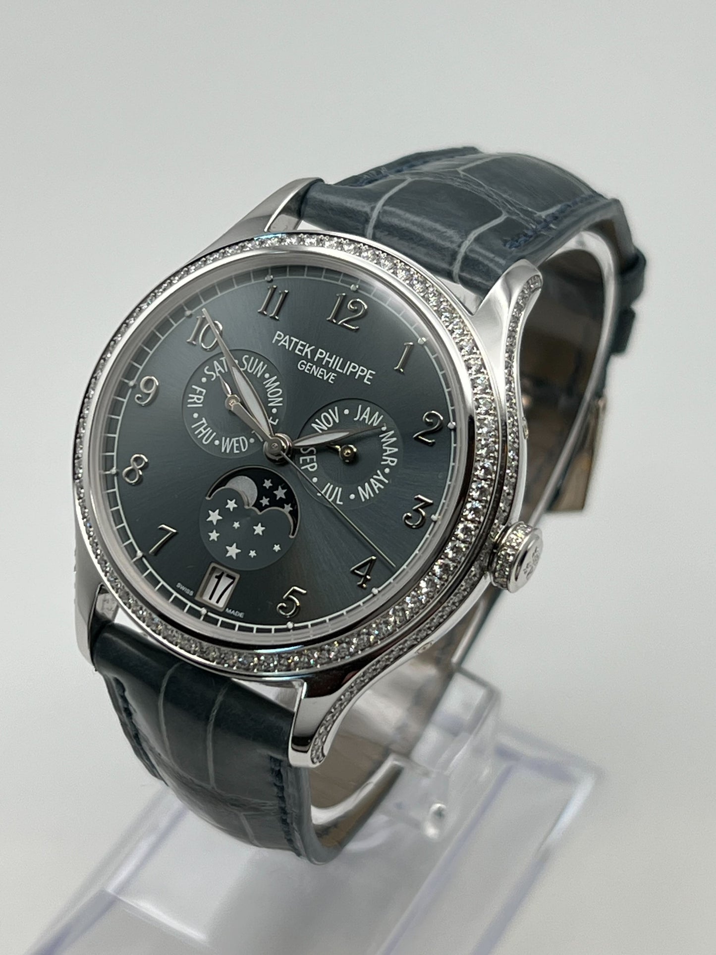 Patek Philippe Complications 4947G-001 Annual Calendar White Gold Blue Dial