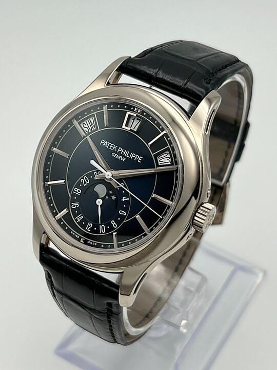 Patek Philippe Complications 5205G-013 Annual Calendar White Gold Blue Dial (2021)
