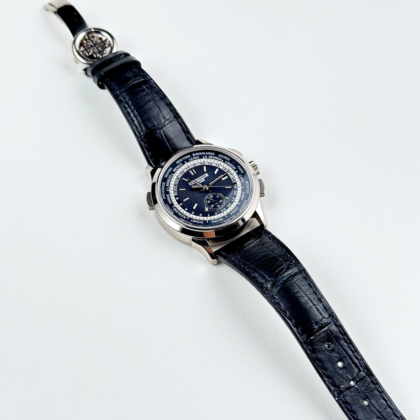 Patek Philippe Complications 5930G-010 World Time Flyback Chronograph White Gold Blue Dial (2020)