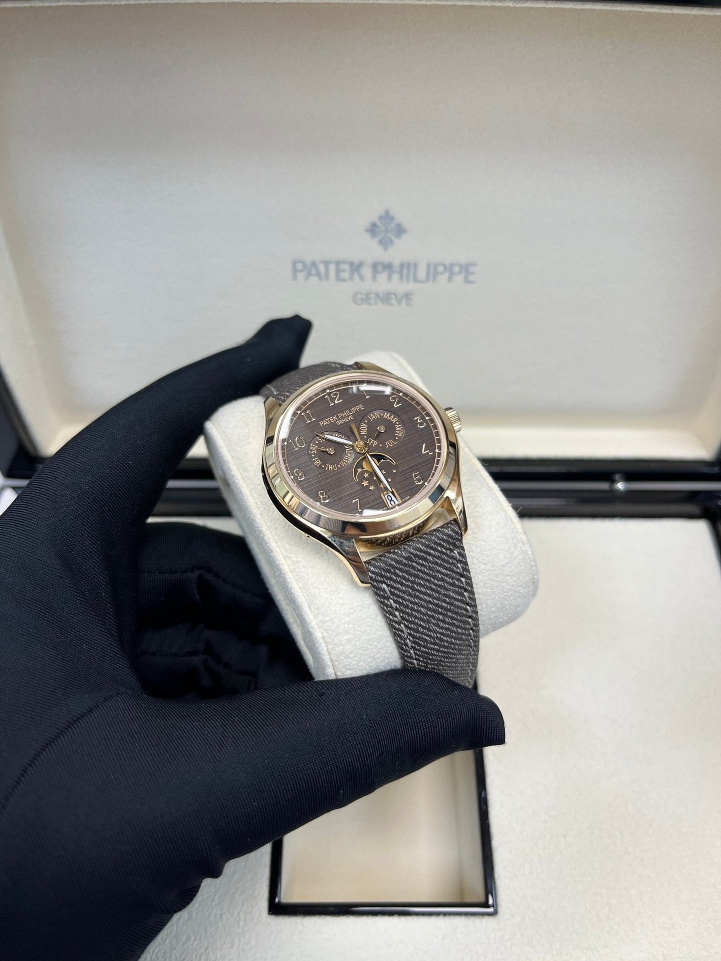 Patek Philippe Complications New 2025 Release 4946R-001 Complications Chestnut Dial Rose Gold