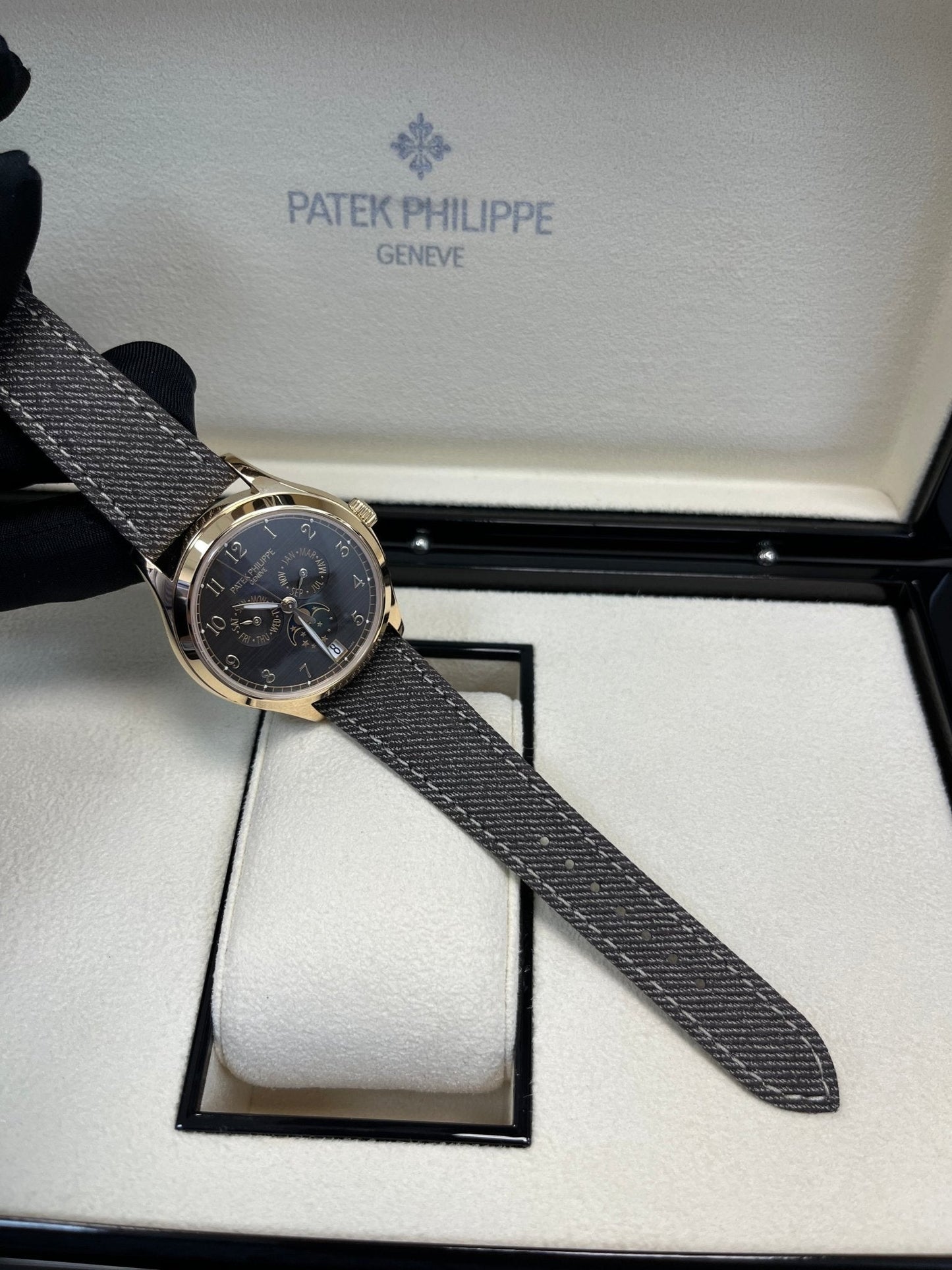 Patek Philippe Complications New 2025 Release 4946R-001 Complications Chestnut Dial Rose Gold