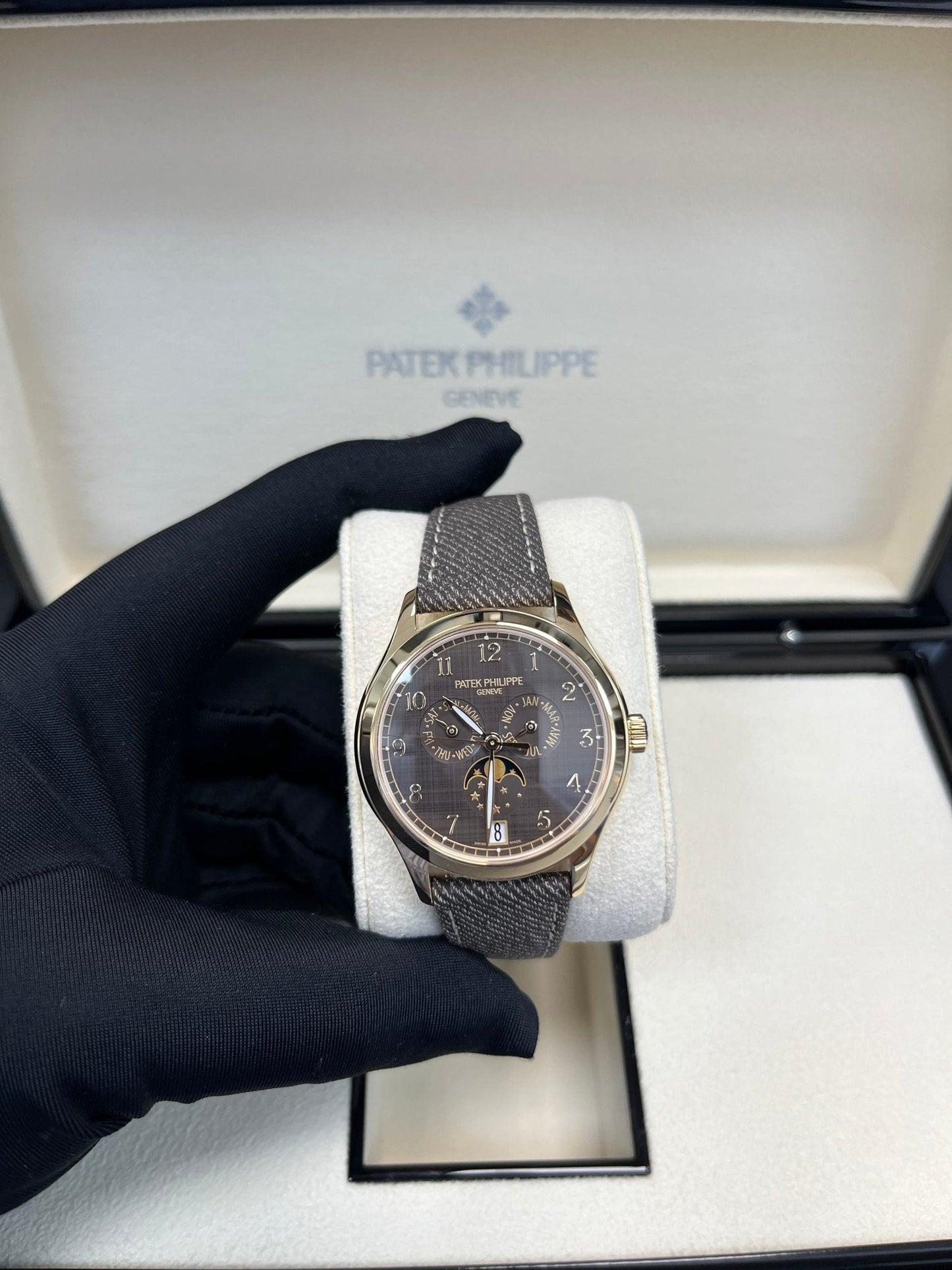 Patek Philippe Complications New 2025 Release 4946R-001 Complications Chestnut Dial Rose Gold