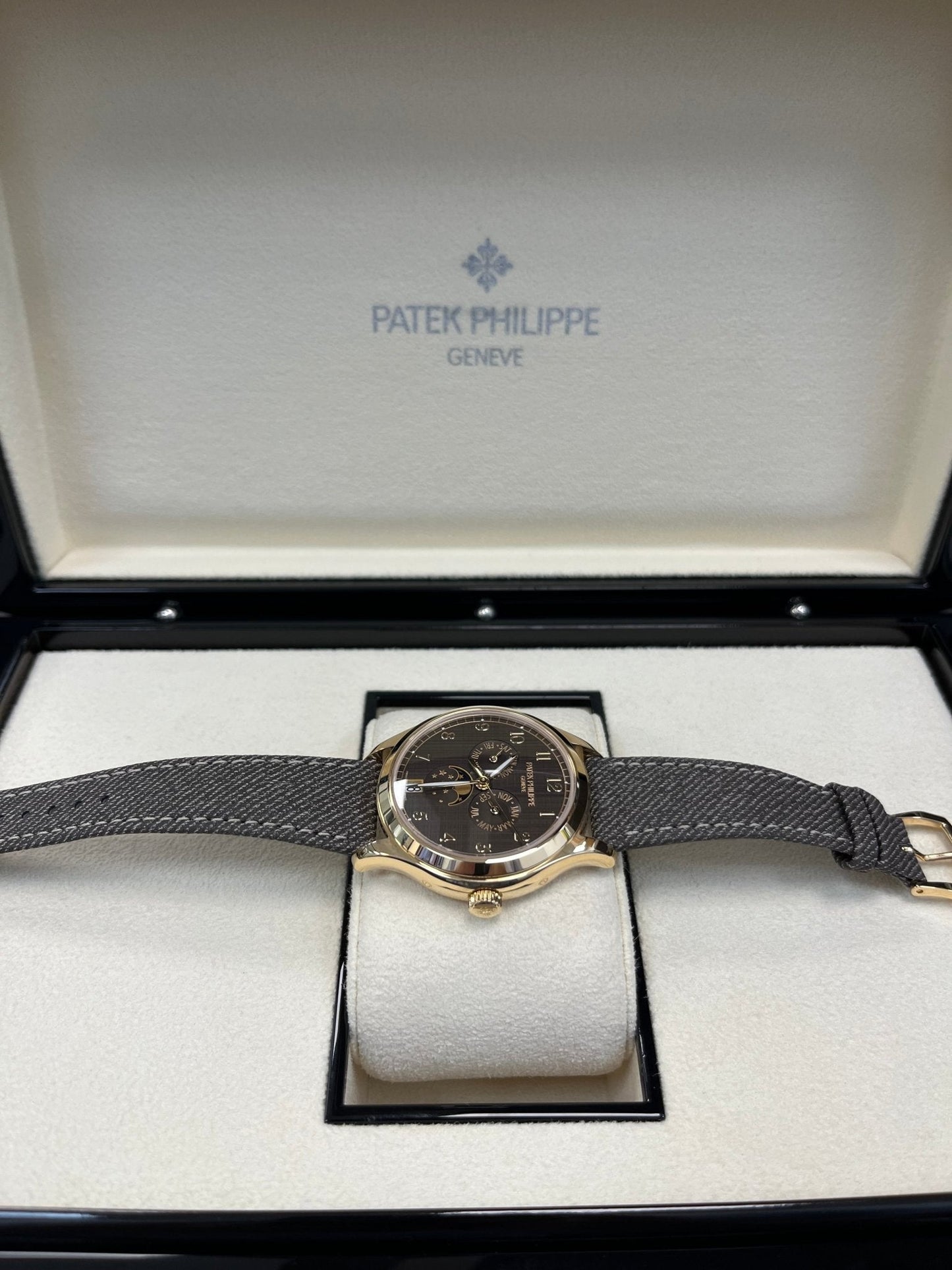 Patek Philippe Complications New 2025 Release 4946R-001 Complications Chestnut Dial Rose Gold