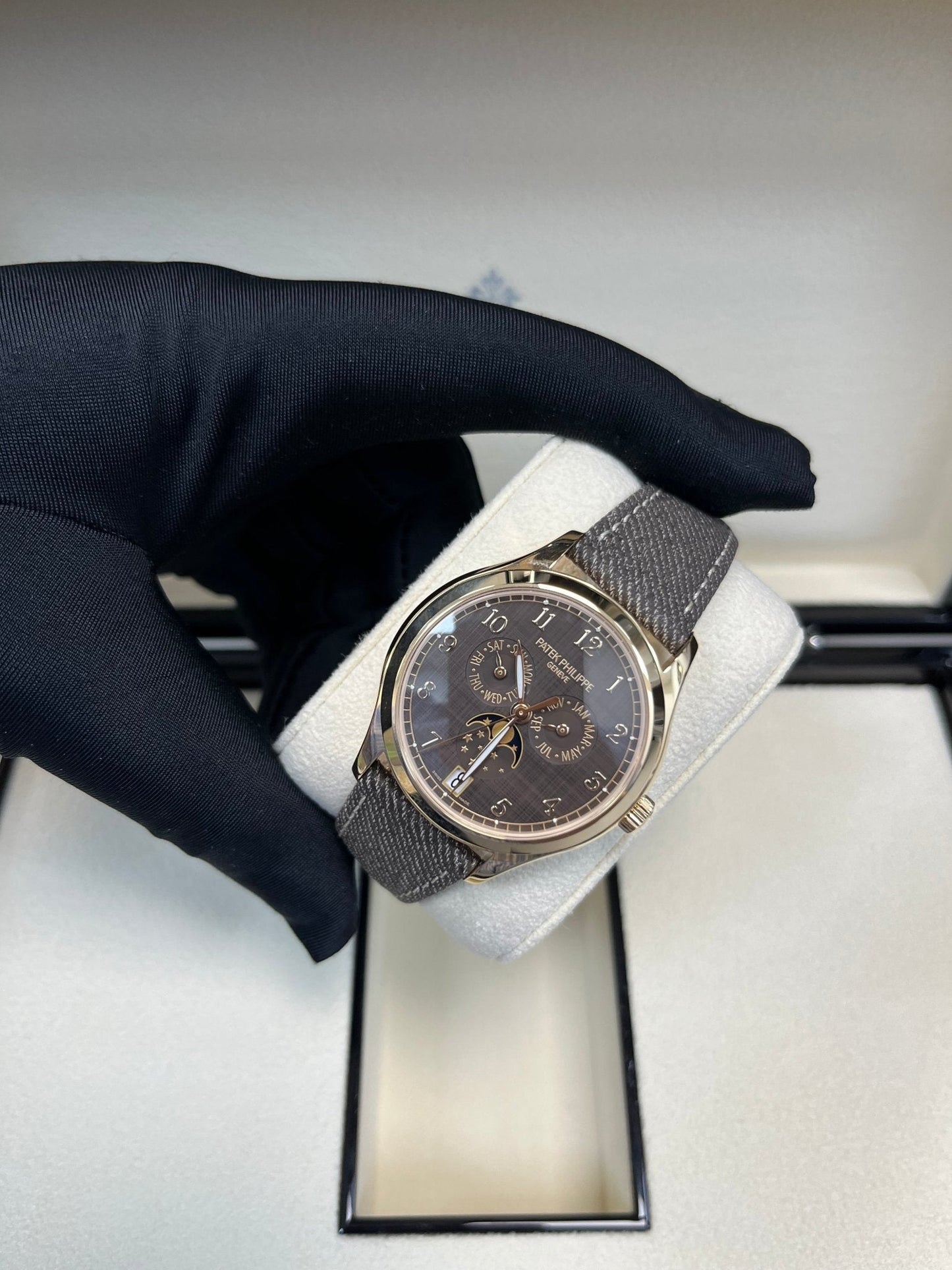 Patek Philippe Complications New 2025 Release 4946R-001 Complications Chestnut Dial Rose Gold