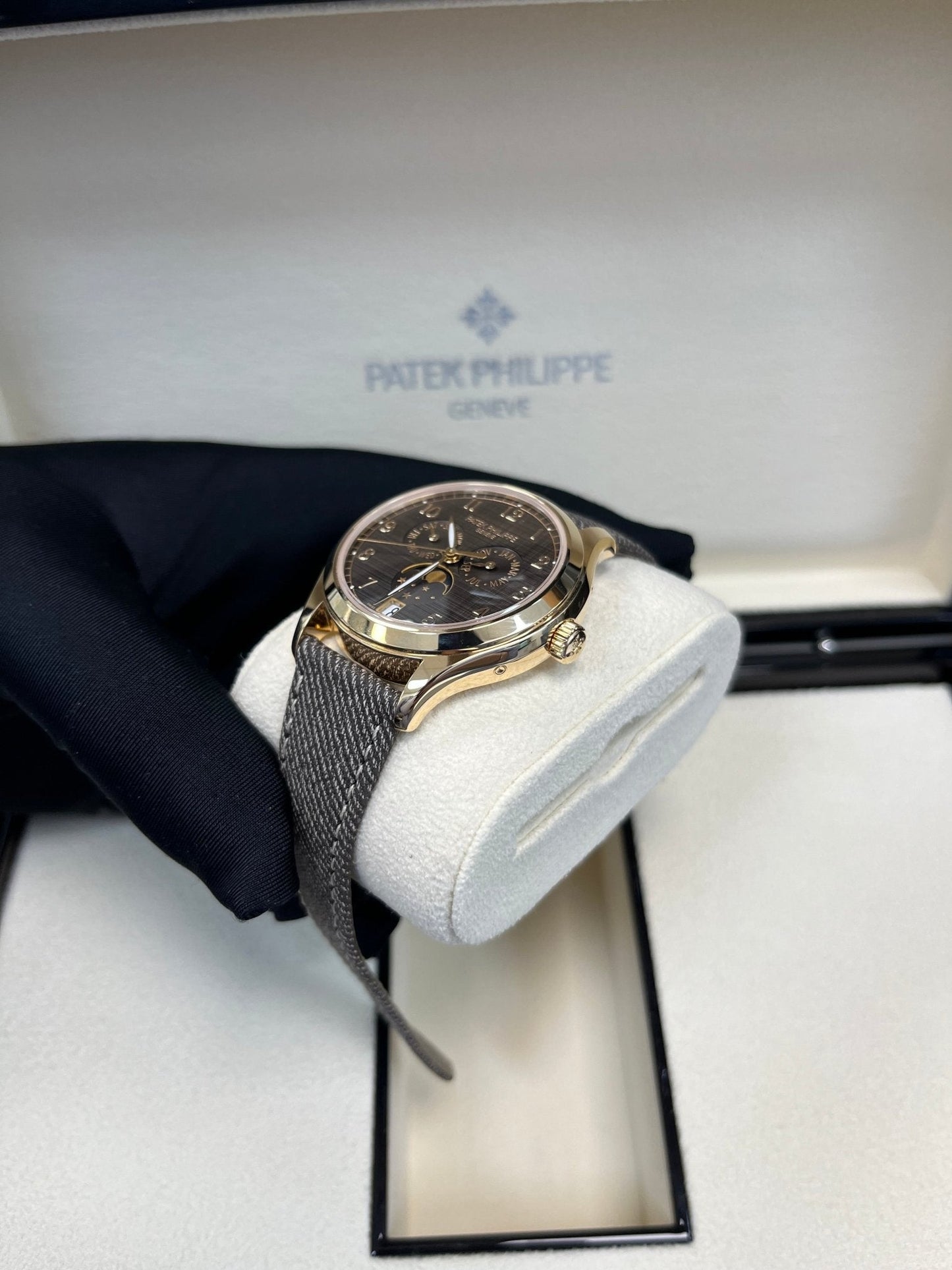 Patek Philippe Complications New 2025 Release 4946R-001 Complications Chestnut Dial Rose Gold