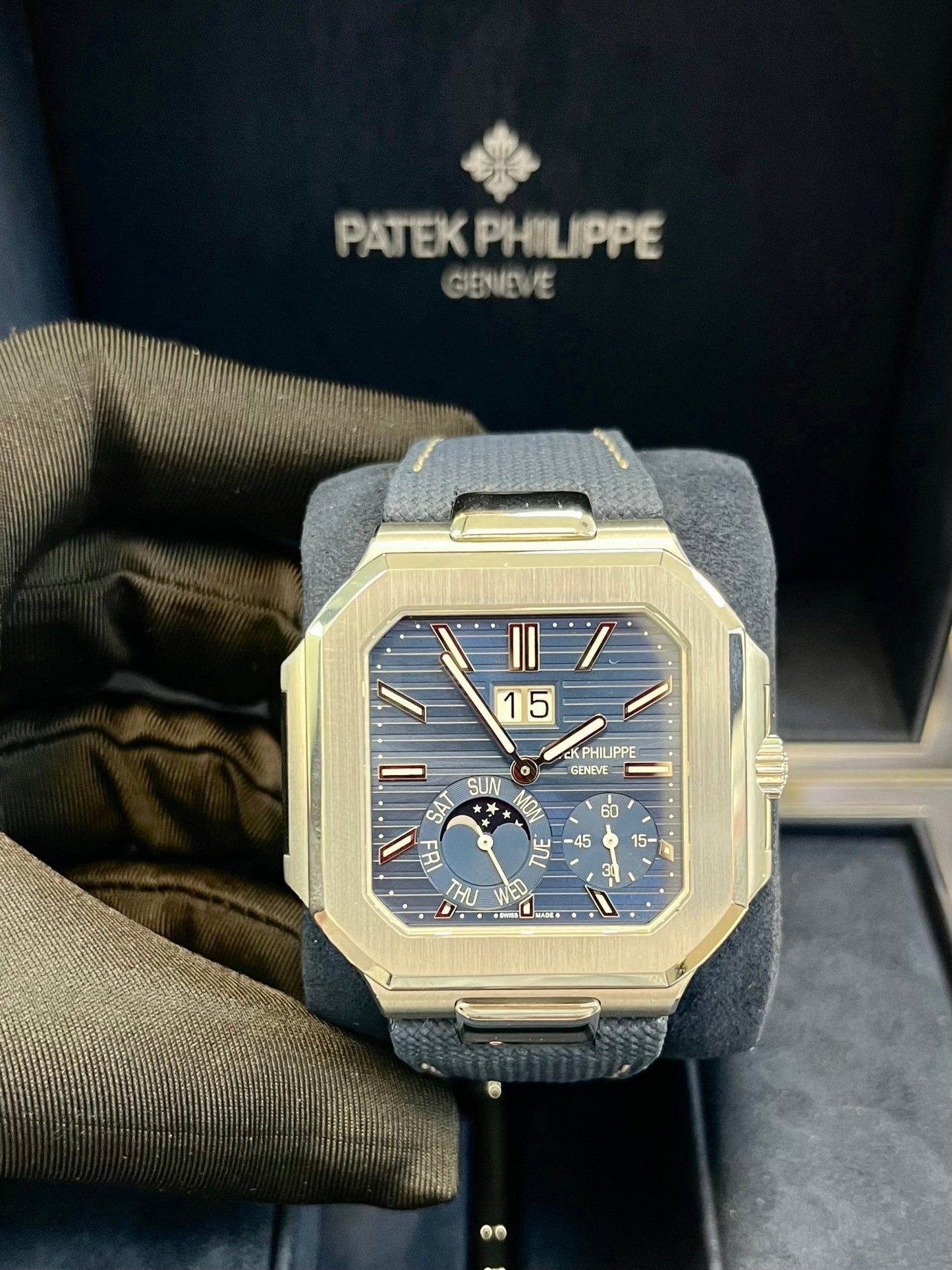 Patek Philippe Cubitus Platinum Case Sunburst Blue Dial 5822P-001