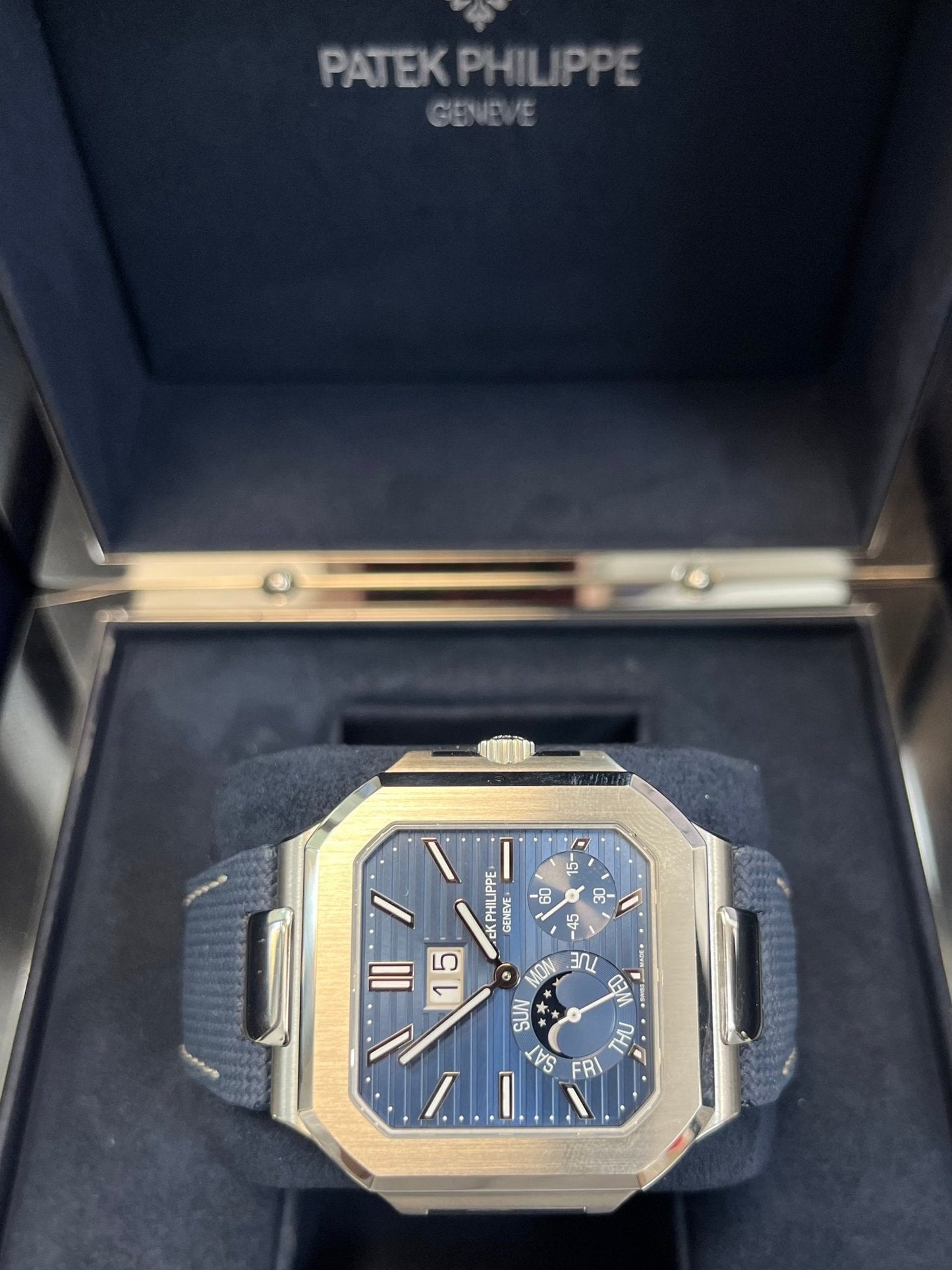 Patek Philippe Cubitus Platinum Case Sunburst Blue Dial 5822P-001