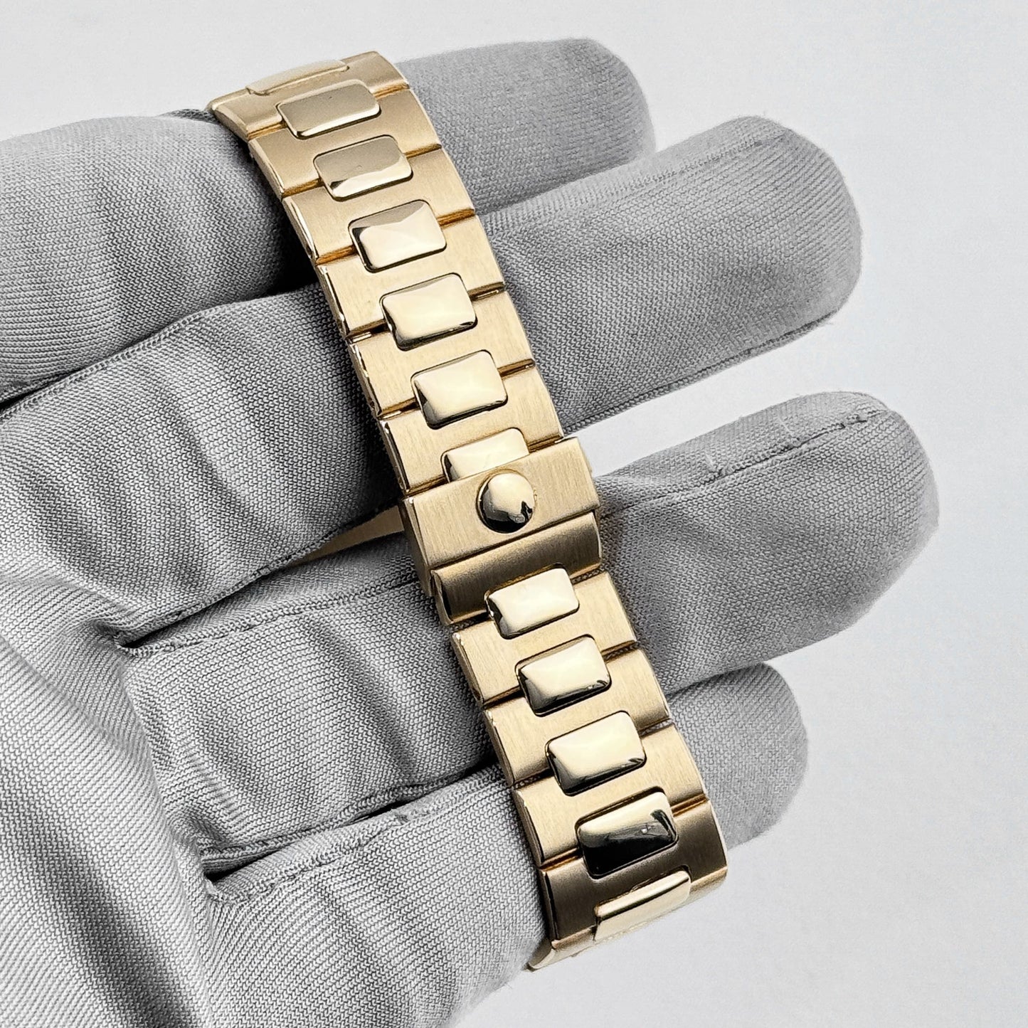 Patek Philippe Nautilus 3800/1 Yellow Gold Blue Dial (1983)