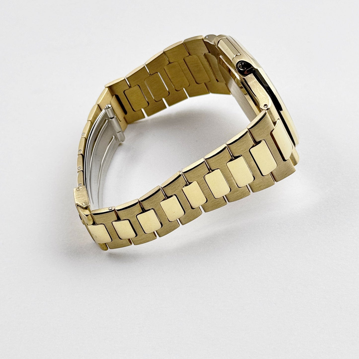 Patek Philippe Nautilus 3800/1 Yellow Gold Blue Dial (1983)