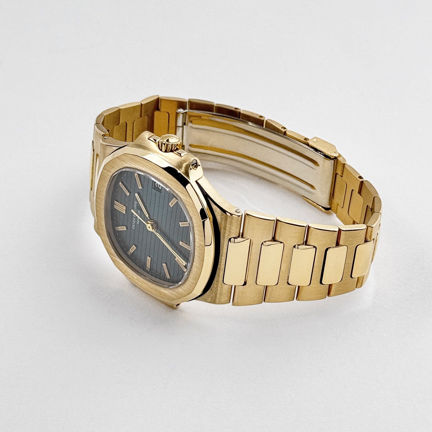 Patek Philippe Nautilus 3800/1 Yellow Gold Blue Dial (1983)