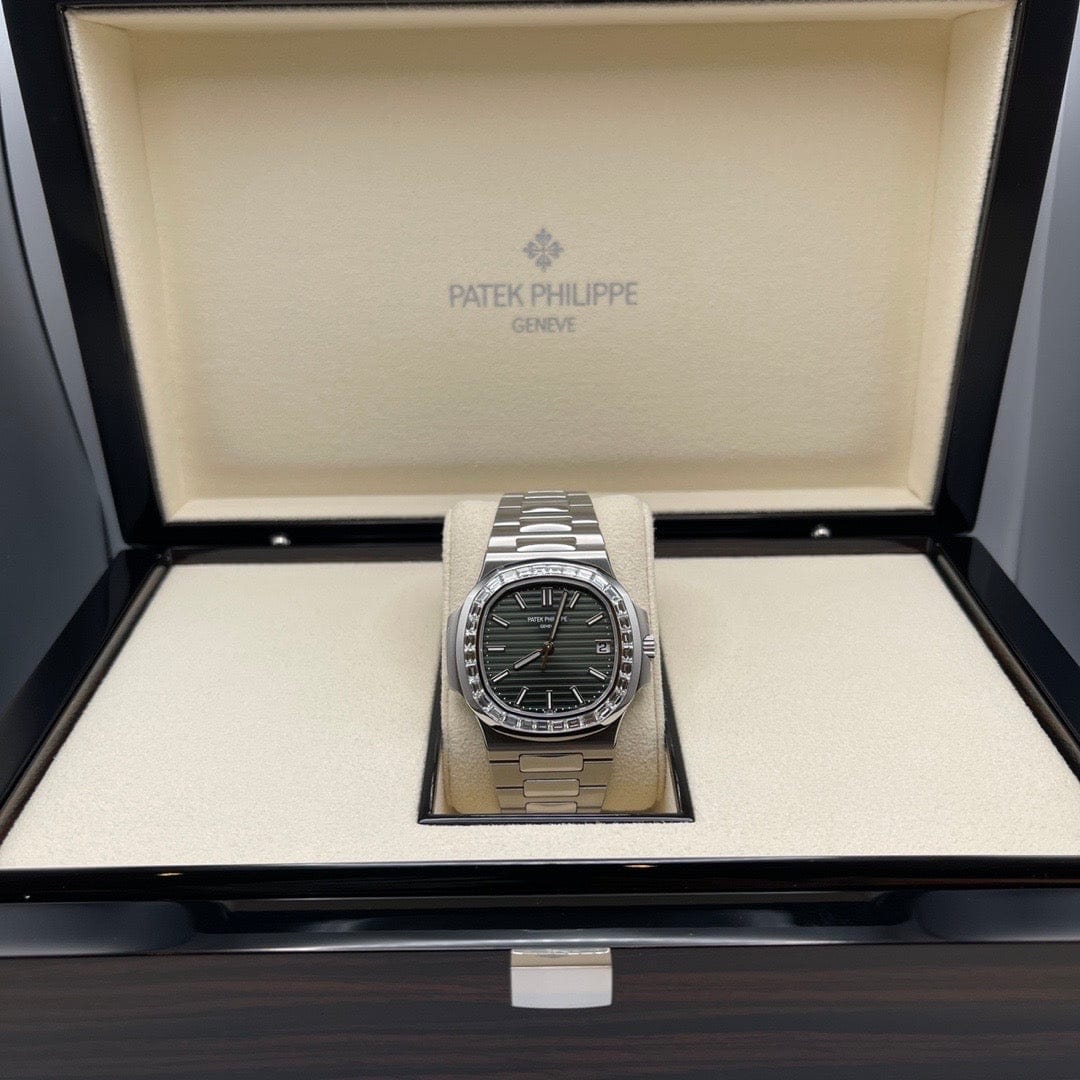 Patek Philippe Nautilus 5711/1300A Stainless Steel Green Dial Diamond Bezel