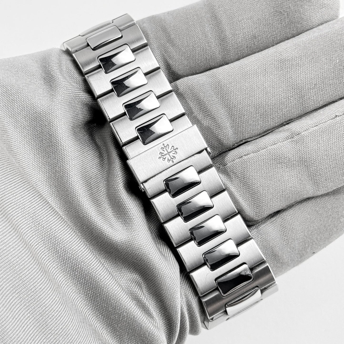 Patek Philippe Nautilus 5711/1A-011 Stainless Steel White Dial