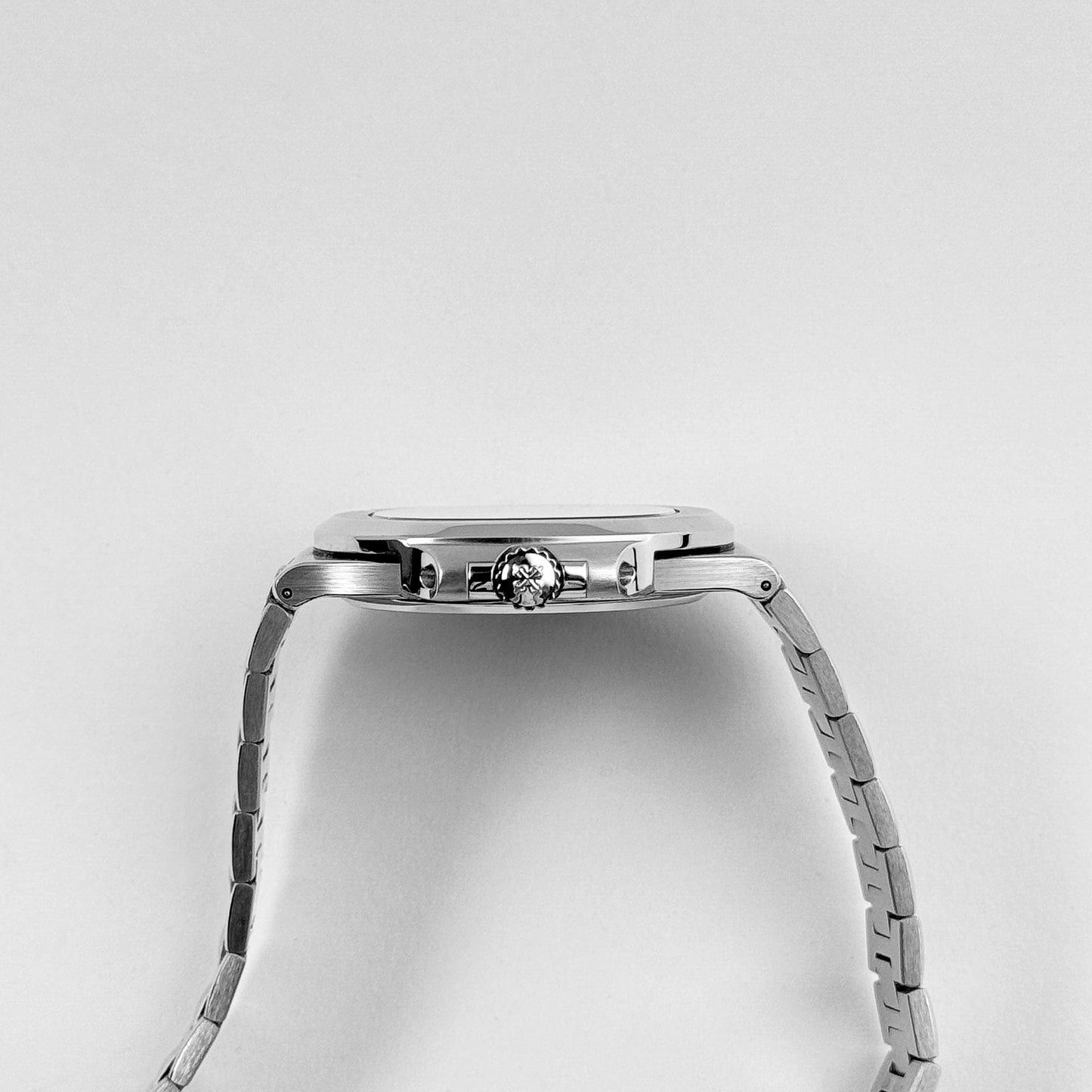 Patek Philippe Nautilus 5711/1P-001 40th Anniversary Platinum Blue Diamond Dial Limited Edition (2017)