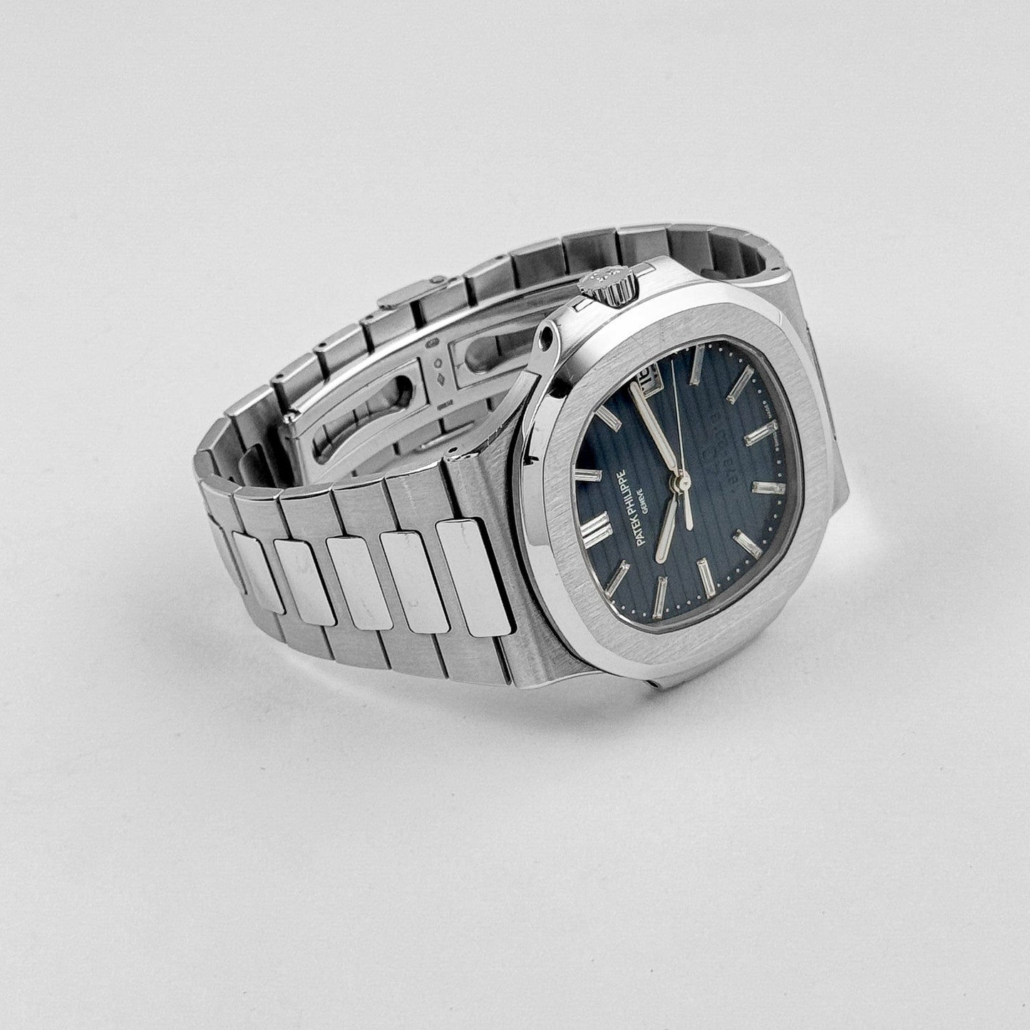 Patek Philippe Nautilus 5711/1P-001 40th Anniversary Platinum Blue Diamond Dial Limited Edition (2017)