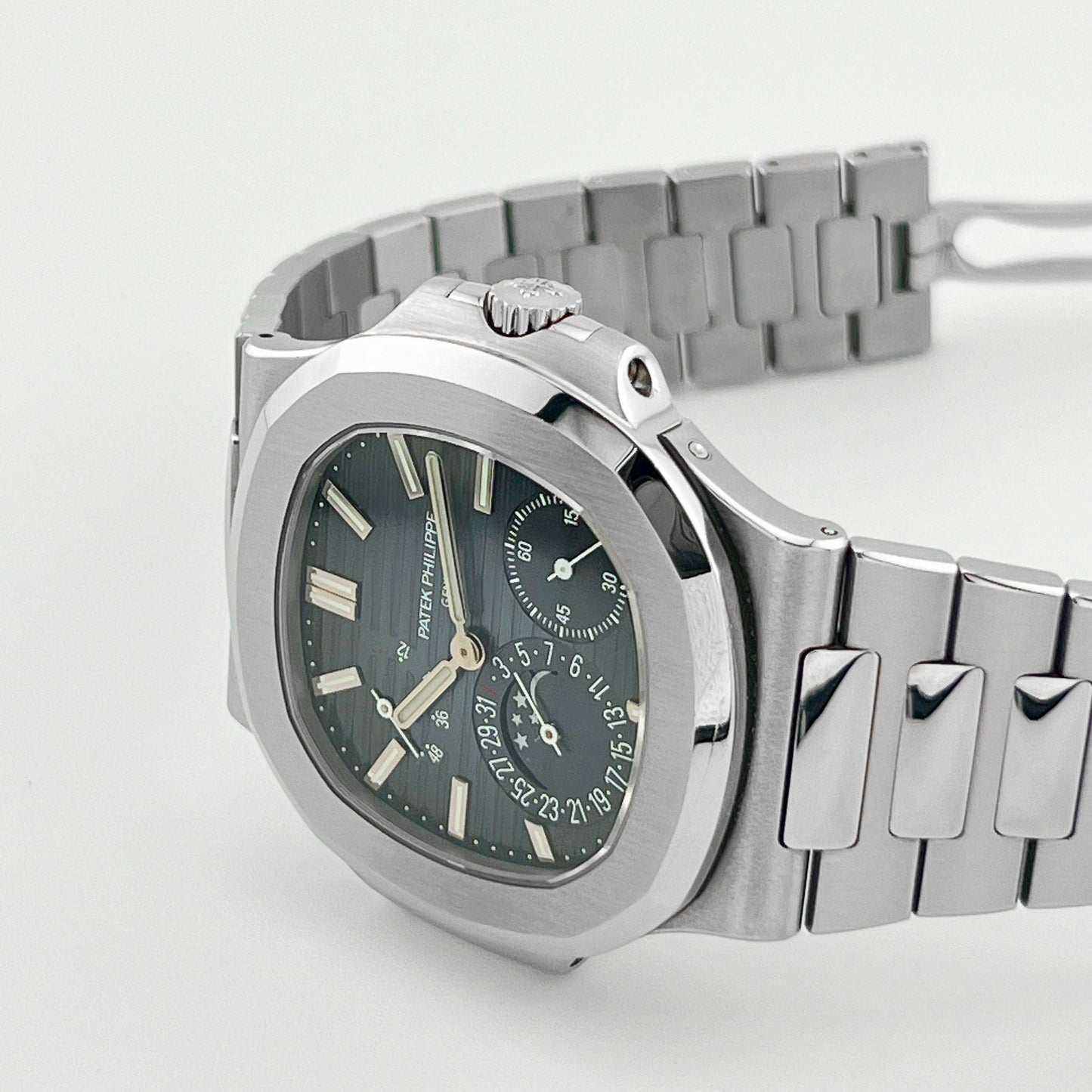 Patek Philippe Nautilus 5712/1A-001 Moon Phases Stainless Steel Blue Dial (2017)