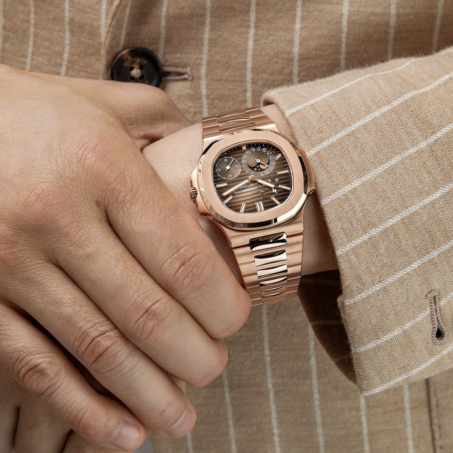 Patek Philippe Nautilus 5712/1R-001 Moon Phases Rose Gold (2025)