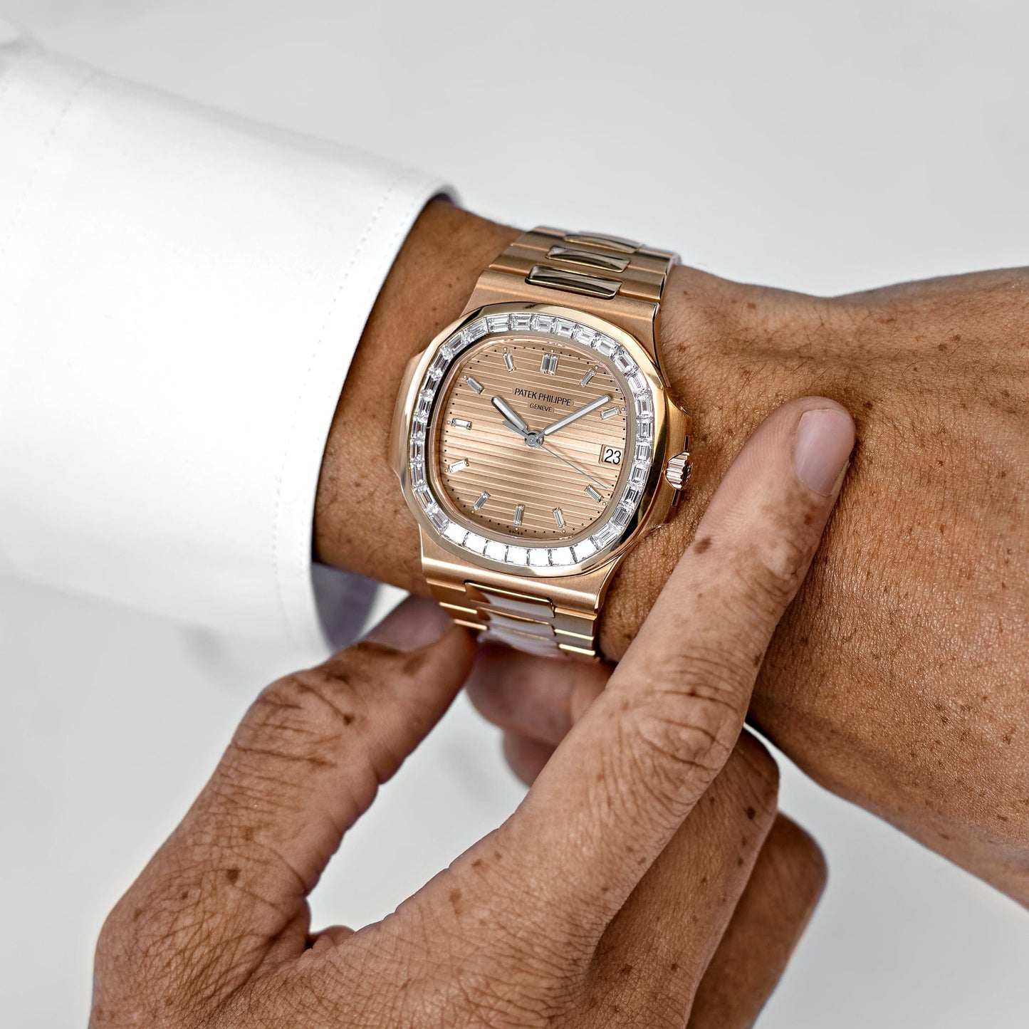 Patek Philippe Nautilus 5723/1R-001 Rose Gold Diamond Bezel