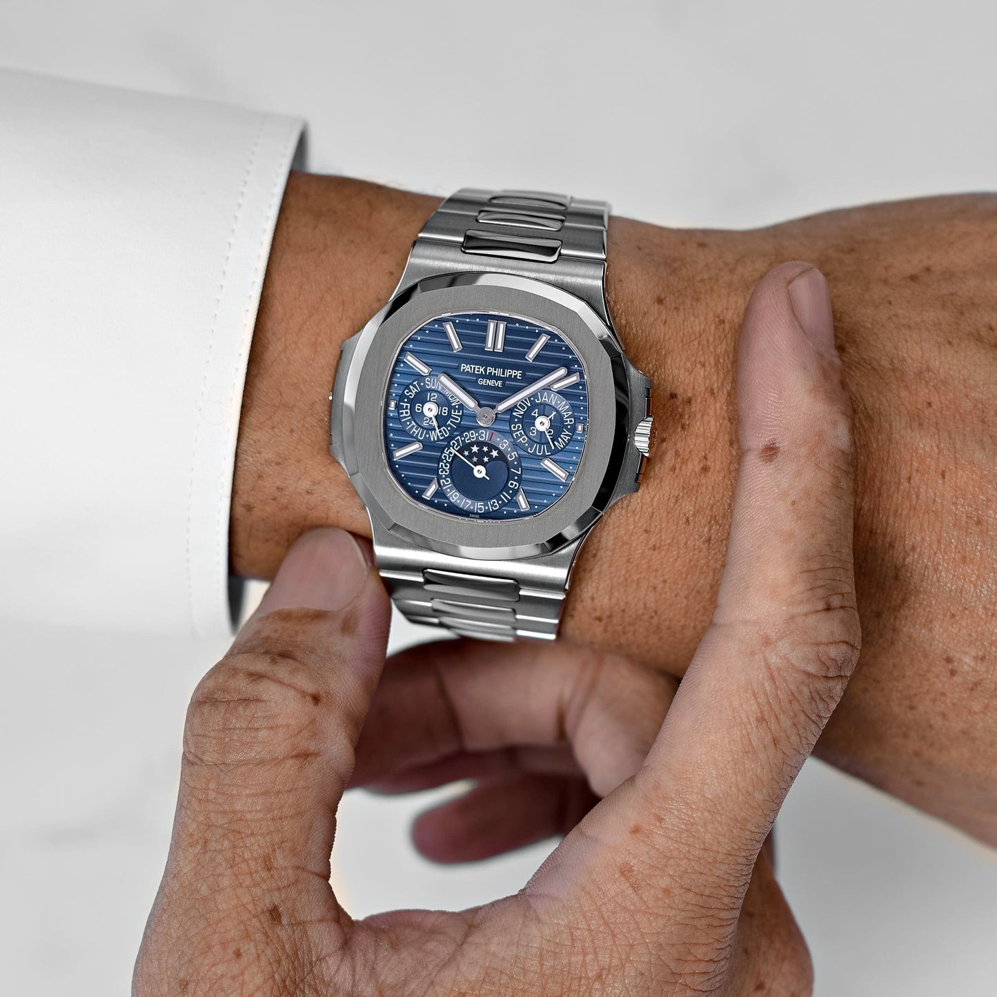Patek Philippe Nautilus 5740/1G-001 Perpetual Calendar Moon Phases (2019)