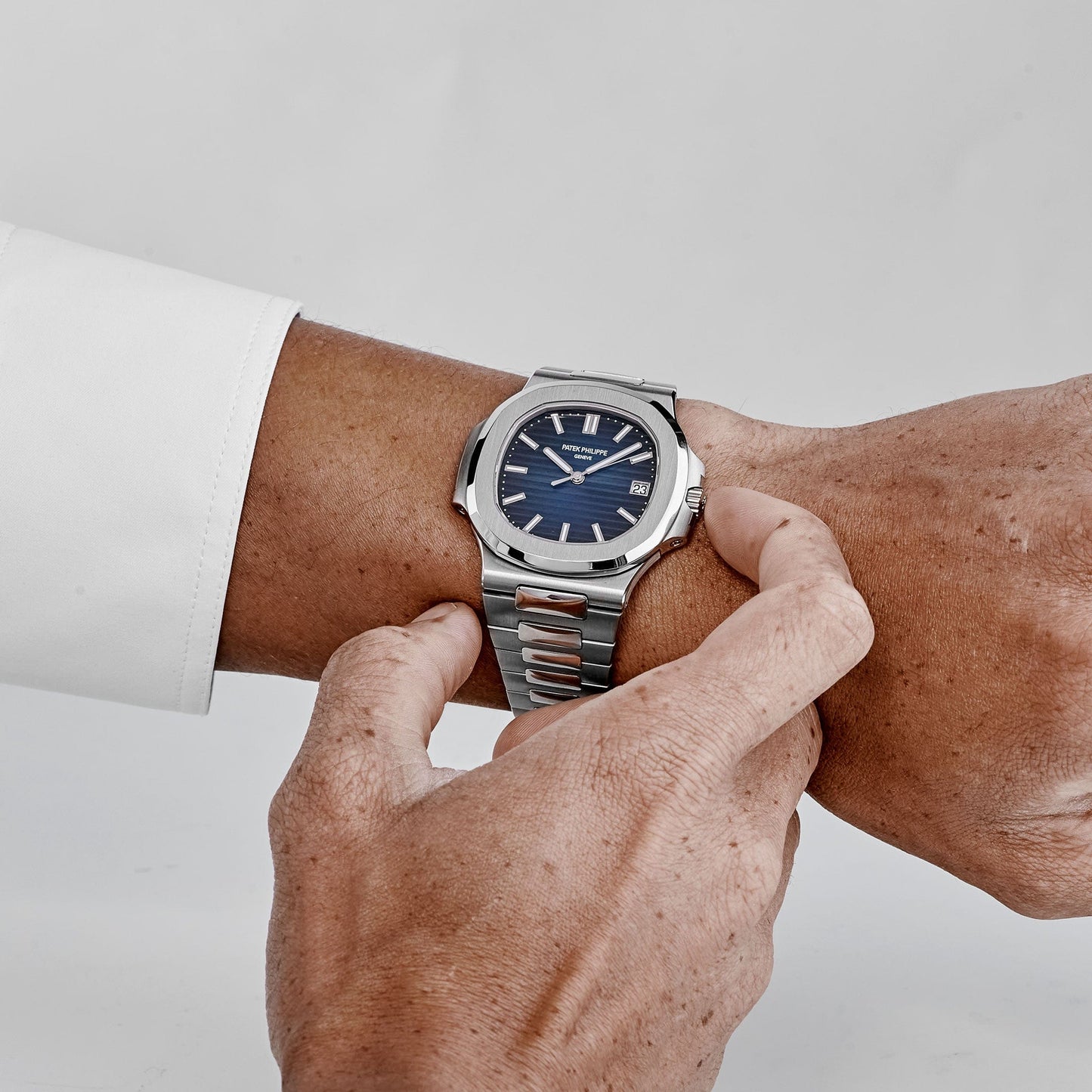 Patek Philippe Nautilus 5811/1G-001 White Gold Blue Dial (2022)