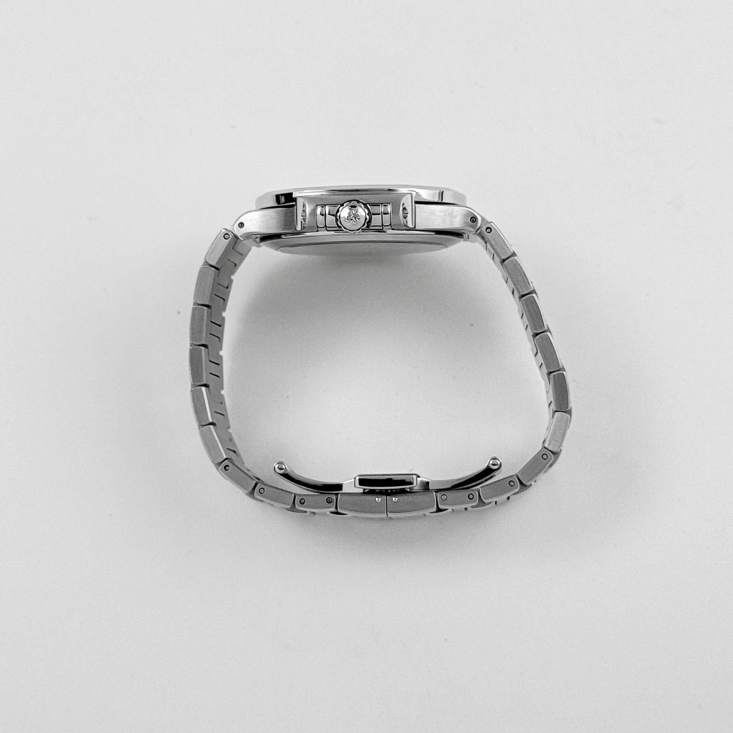 Patek Philippe Nautilus 7118/1200A-010 'Ladies' Stainless Steel Silver Dial Diamond Bezel (2022)