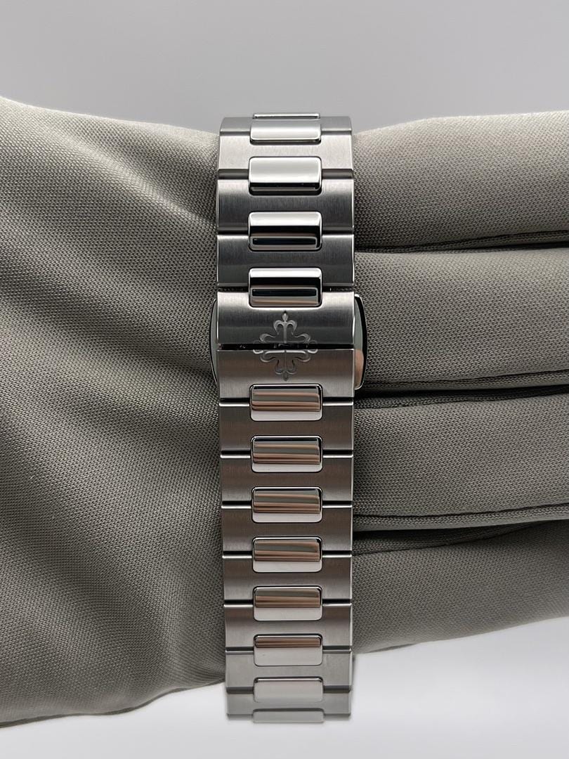 Patek Philippe Nautilus 7118/1A-001 'Ladies' Stainless Steel Blue Dial