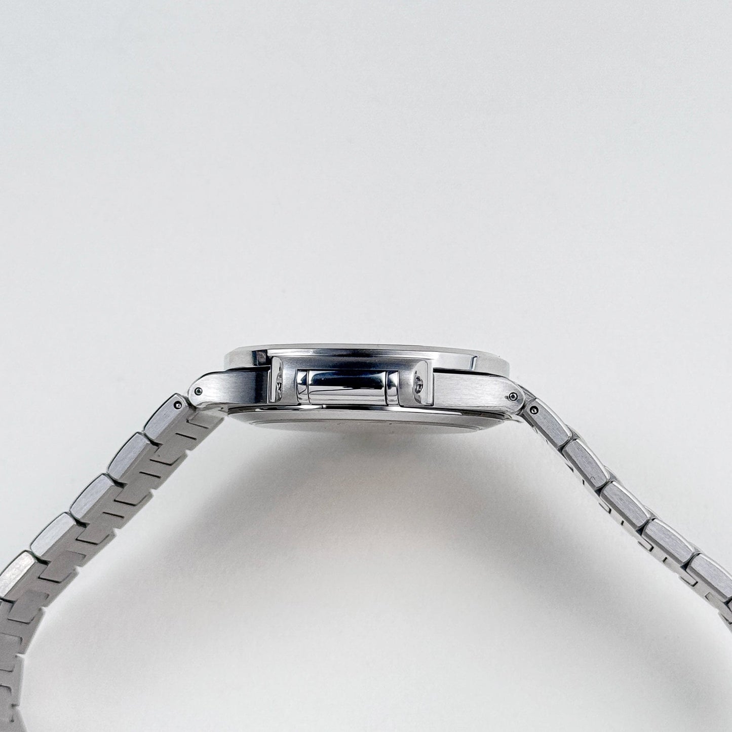 Patek Philippe Nautilus 7118/1A-010 Stainless Steel Silvery Opaline Dial (2022)