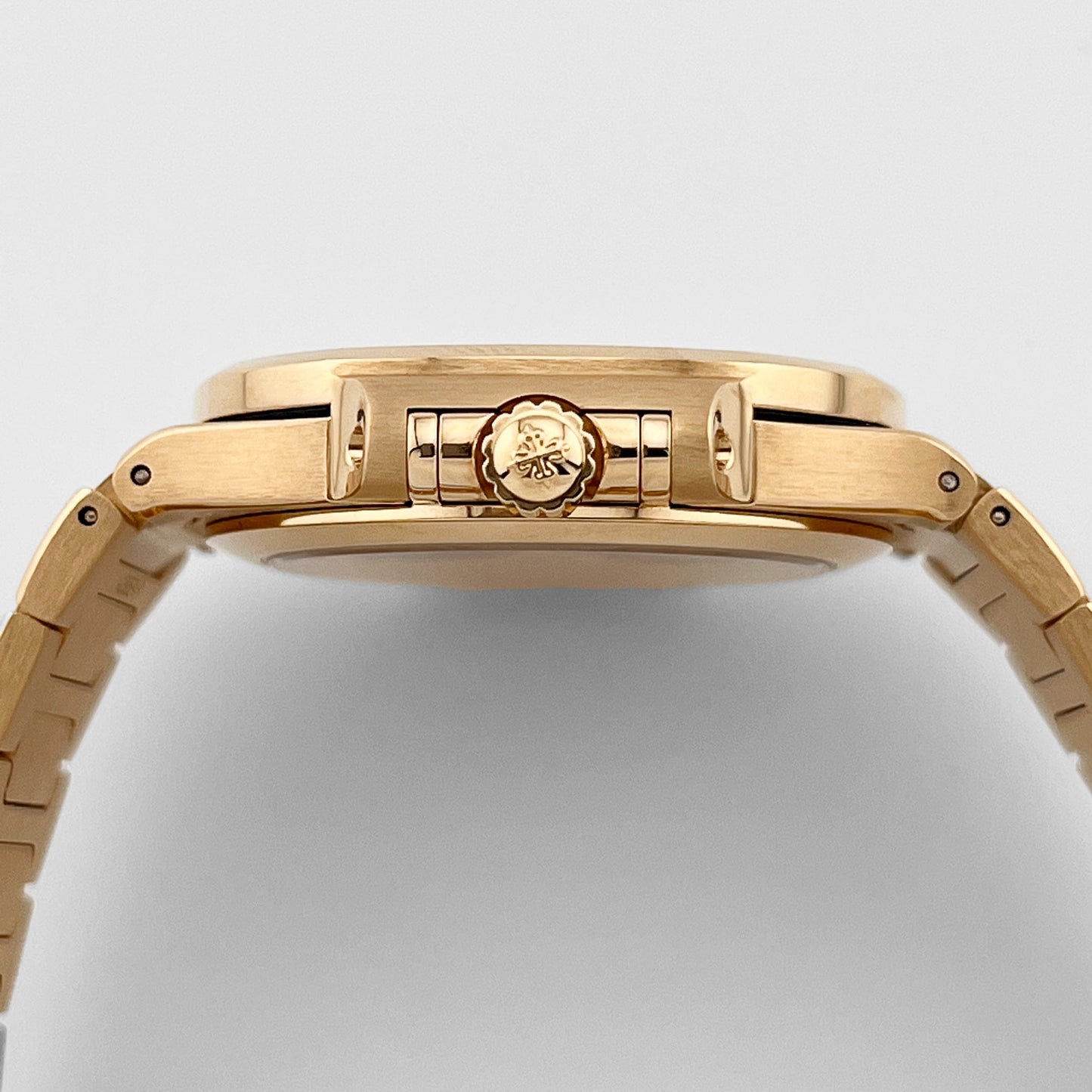 Patek Philippe Nautilus 7118/1R-010 Tiffany & Co. 'Ladies' Rose Gold