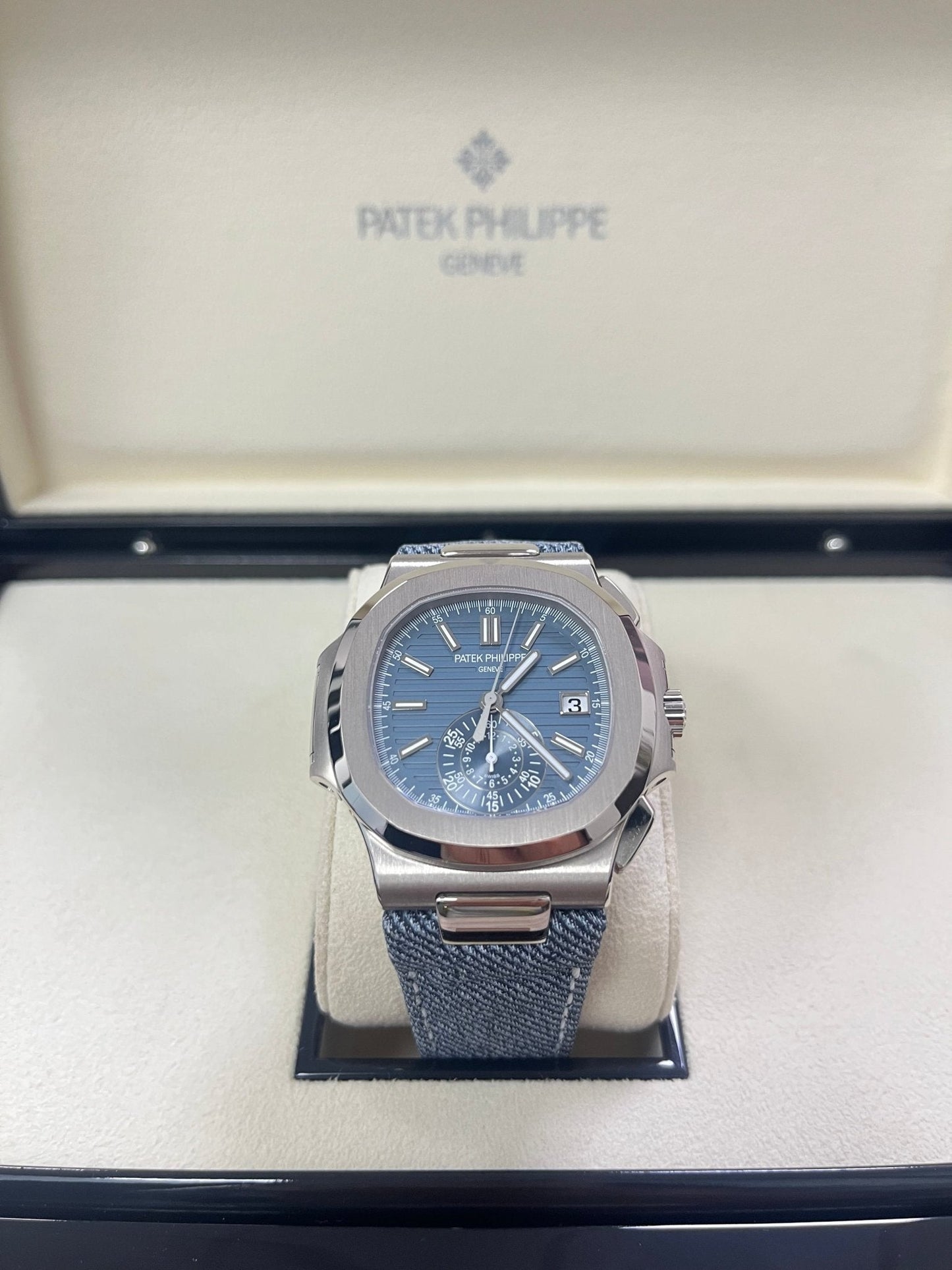 Patek Philippe Nautilus Flyback Chronograph White Gold Blue-Gray Dial 5980/60G