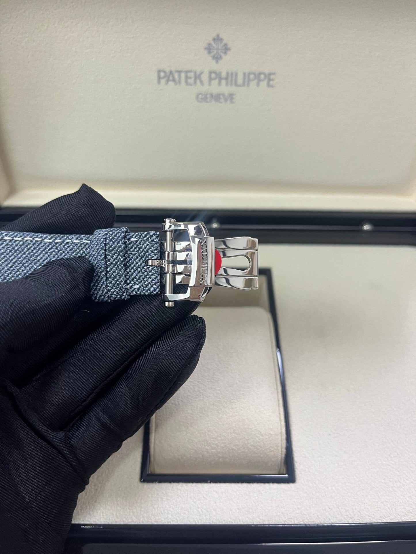 Patek Philippe Nautilus Flyback Chronograph White Gold Blue-Gray Dial 5980/60G