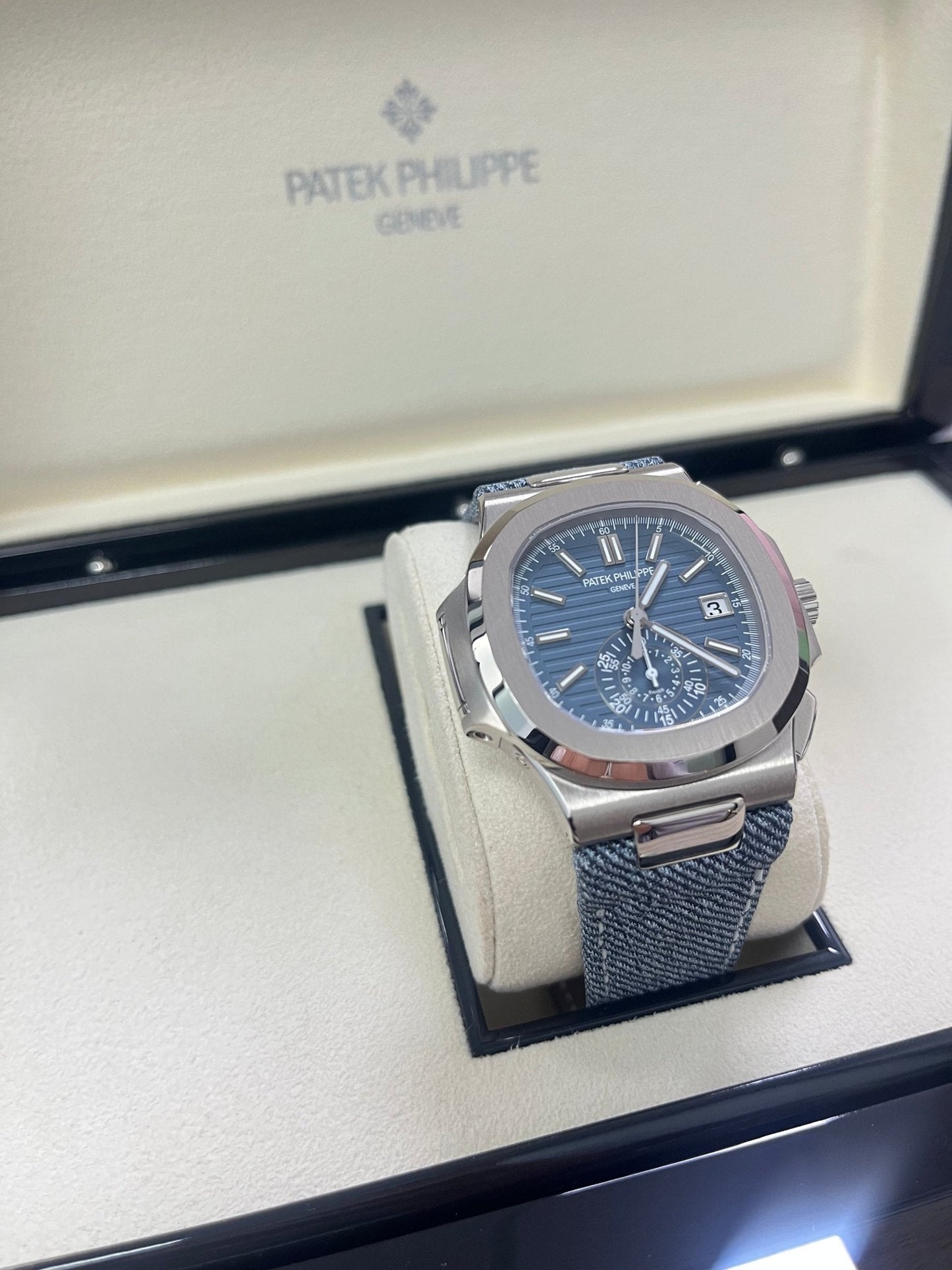 Patek Philippe Nautilus Flyback Chronograph White Gold Blue-Gray Dial 5980/60G