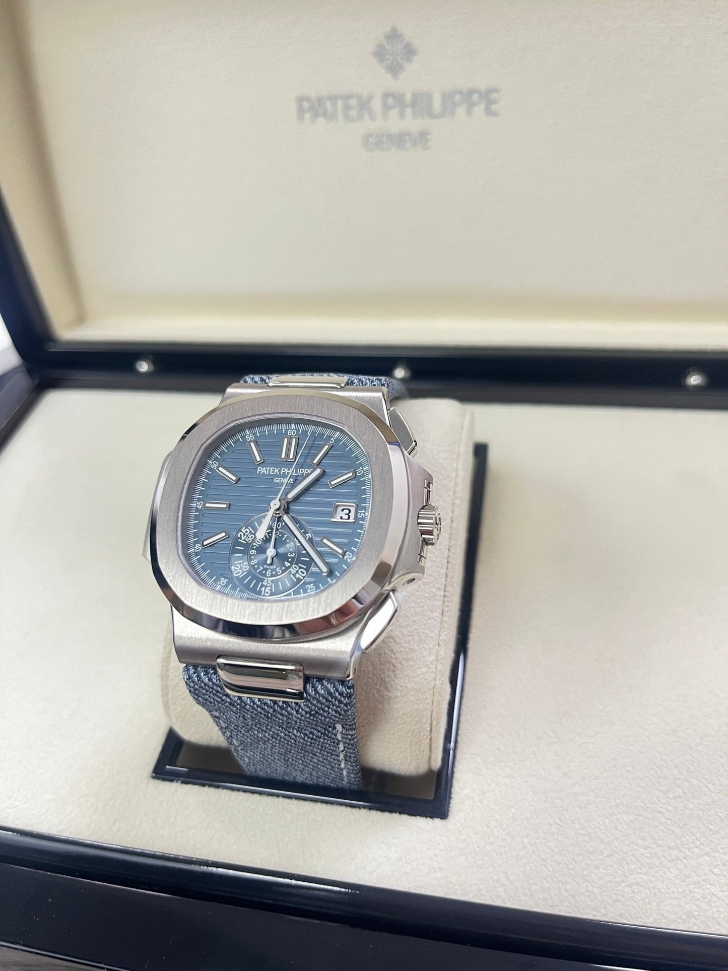 Patek Philippe Nautilus Flyback Chronograph White Gold Blue-Gray Dial 5980/60G