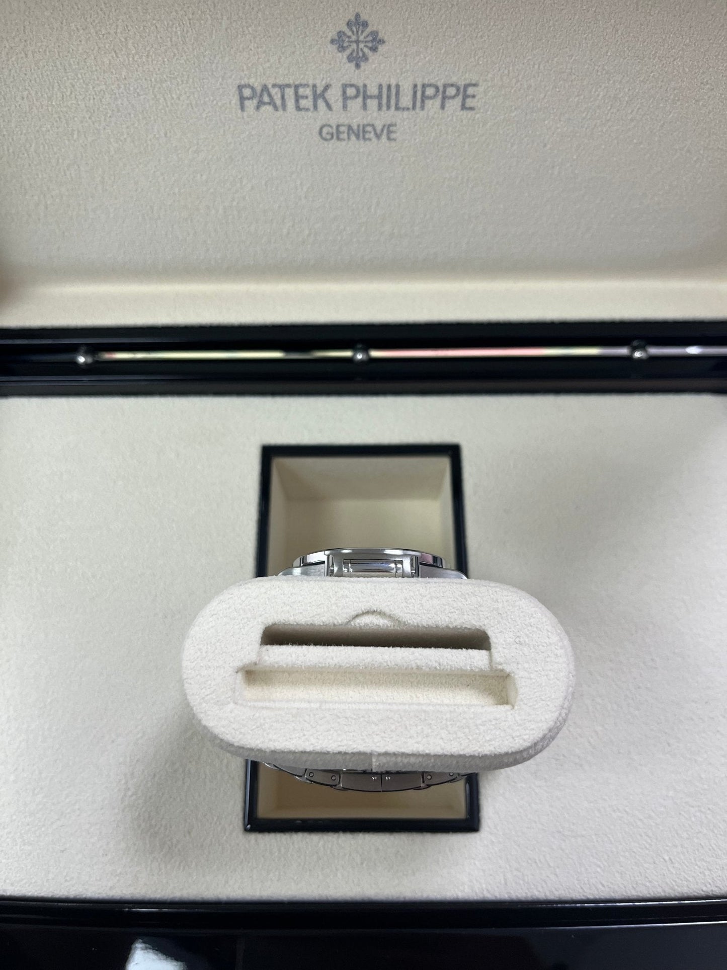 Patek Philippe Nautilus Ladies 35.2mm 7118/1200A-011