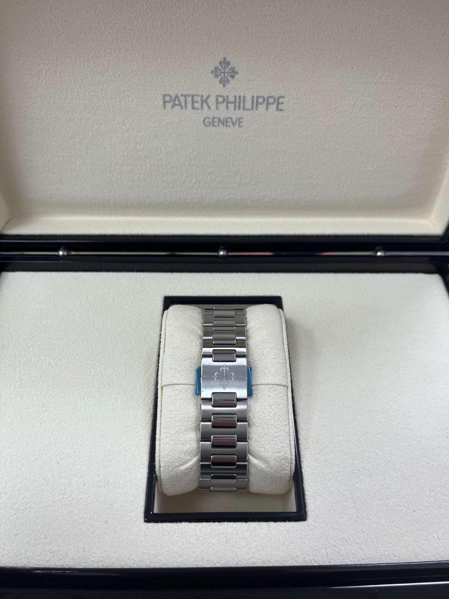 Patek Philippe Nautilus Ladies 35.2mm 7118/1200A-011