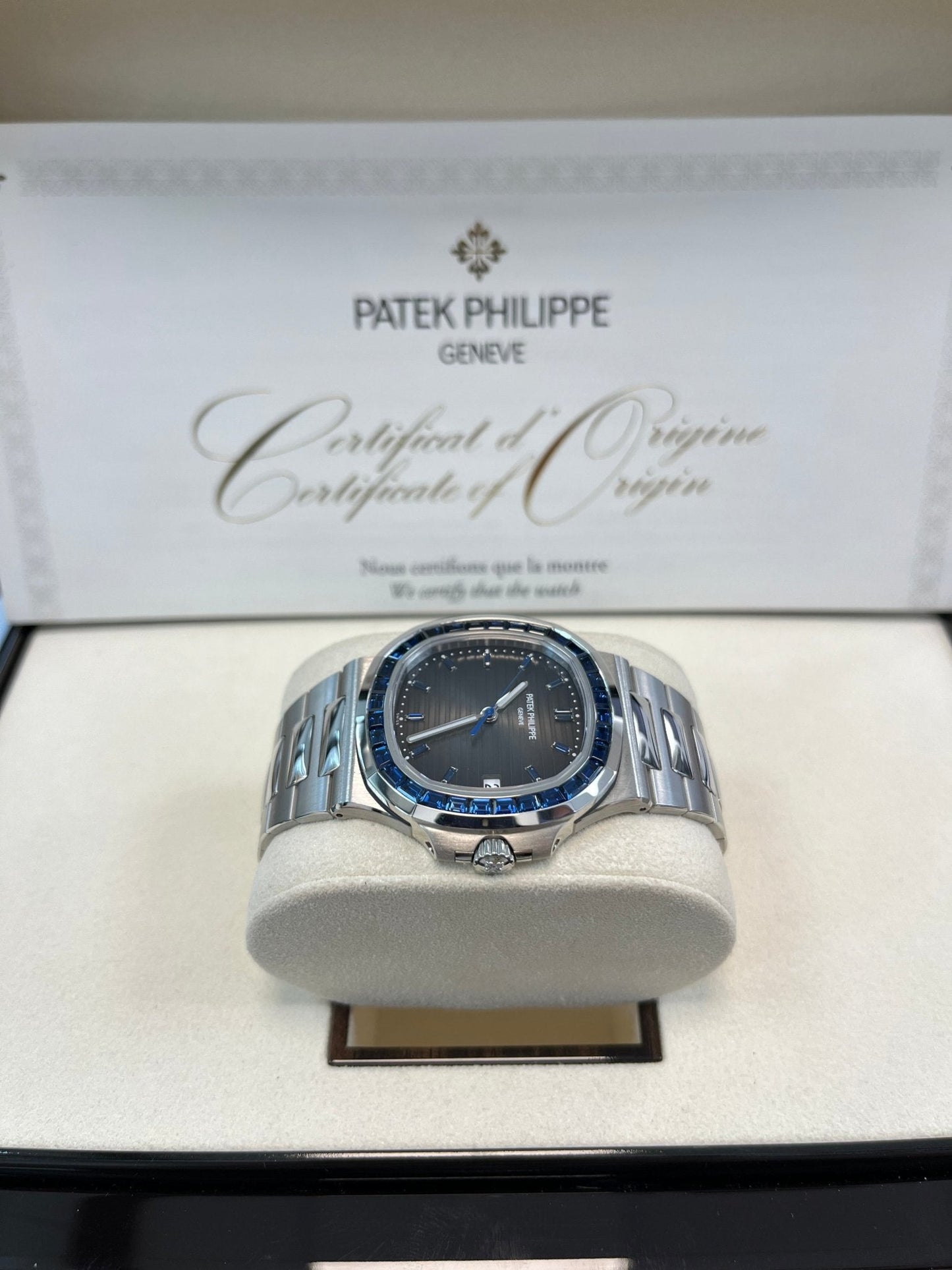 Patek Philippe Nautilus Platinum Blue Sapphire 5711/111P-001