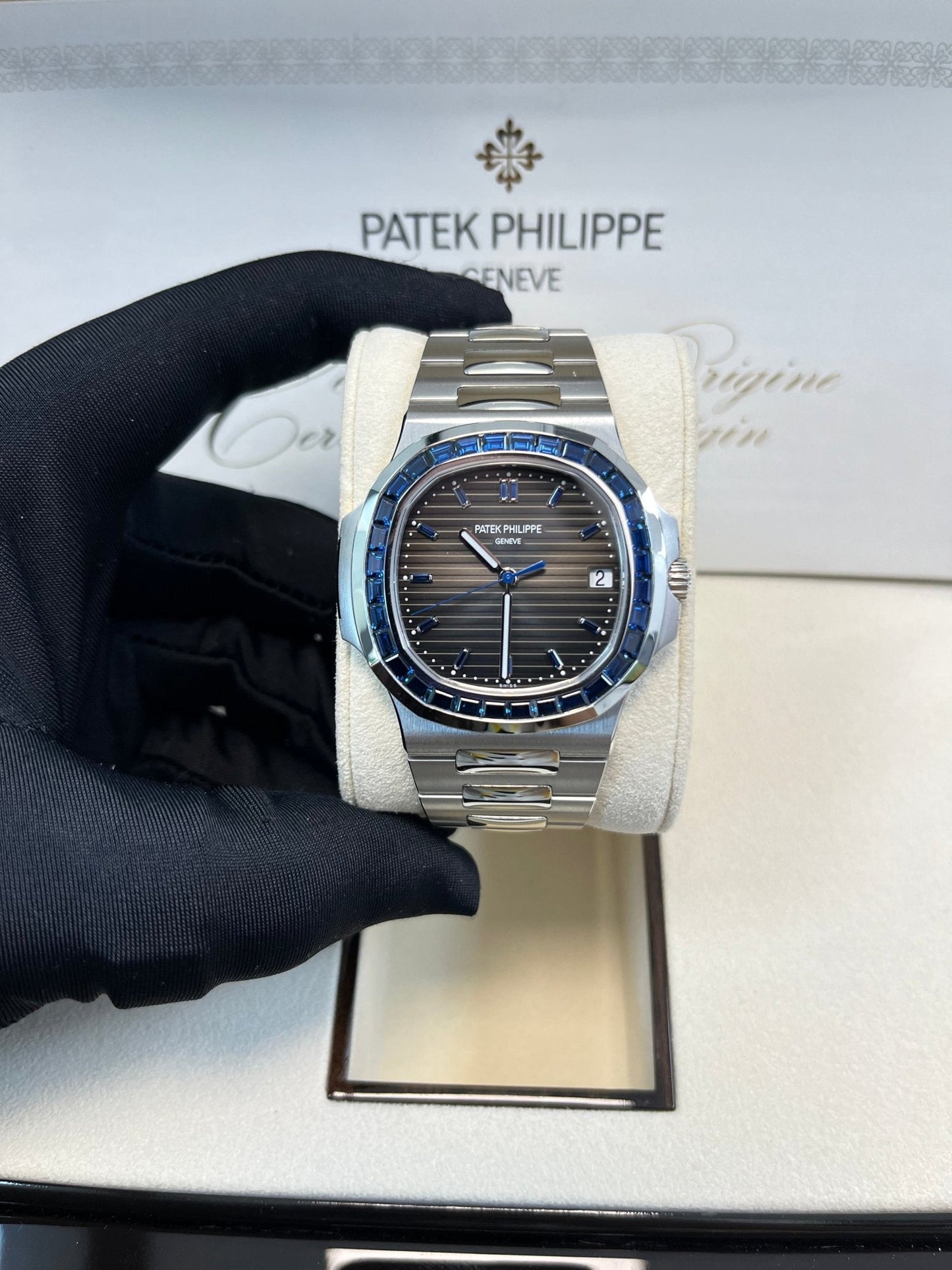 Patek Philippe Nautilus Platinum Blue Sapphire 5711/111P-001