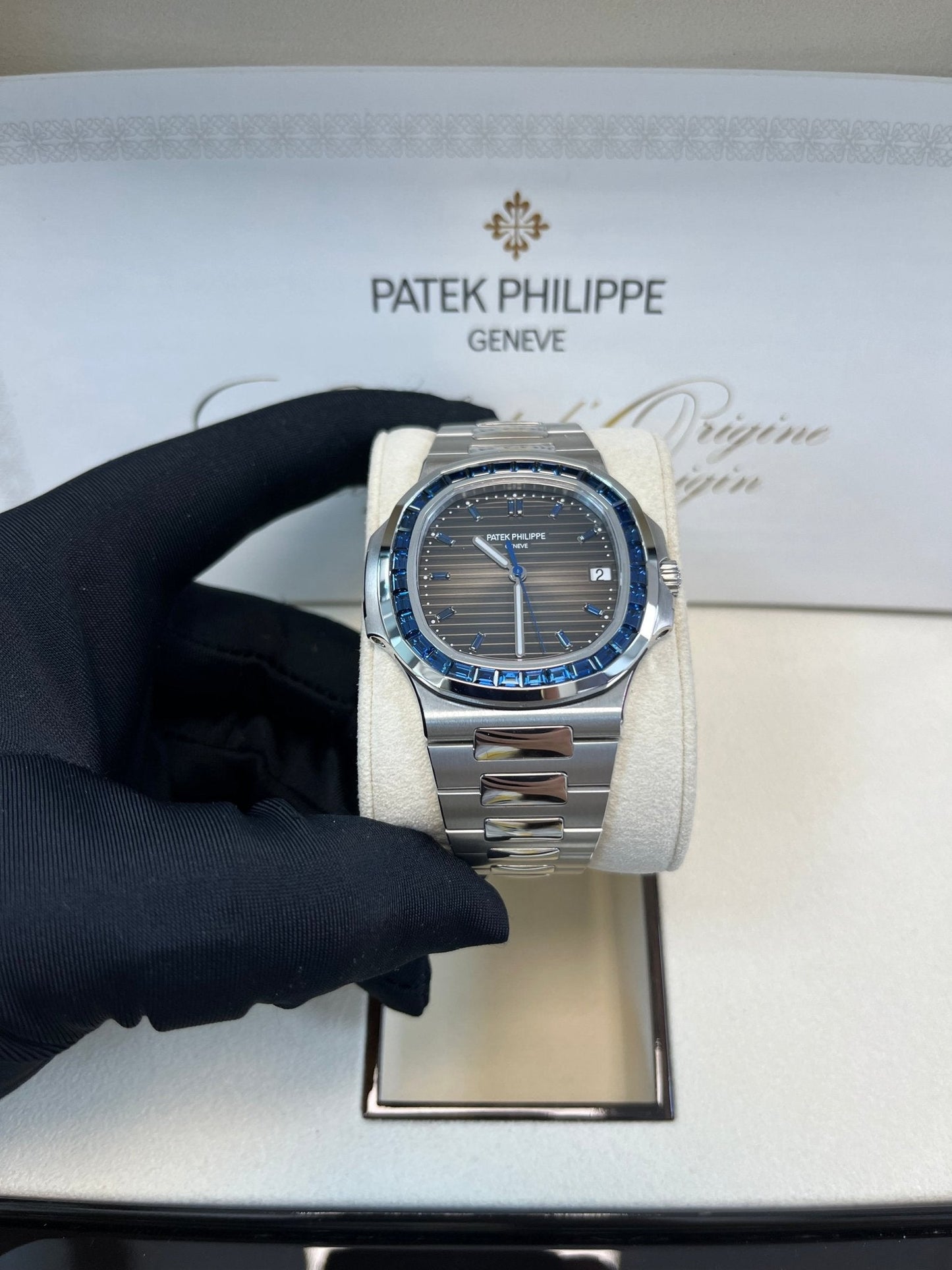 Patek Philippe Nautilus Platinum Blue Sapphire 5711/111P-001