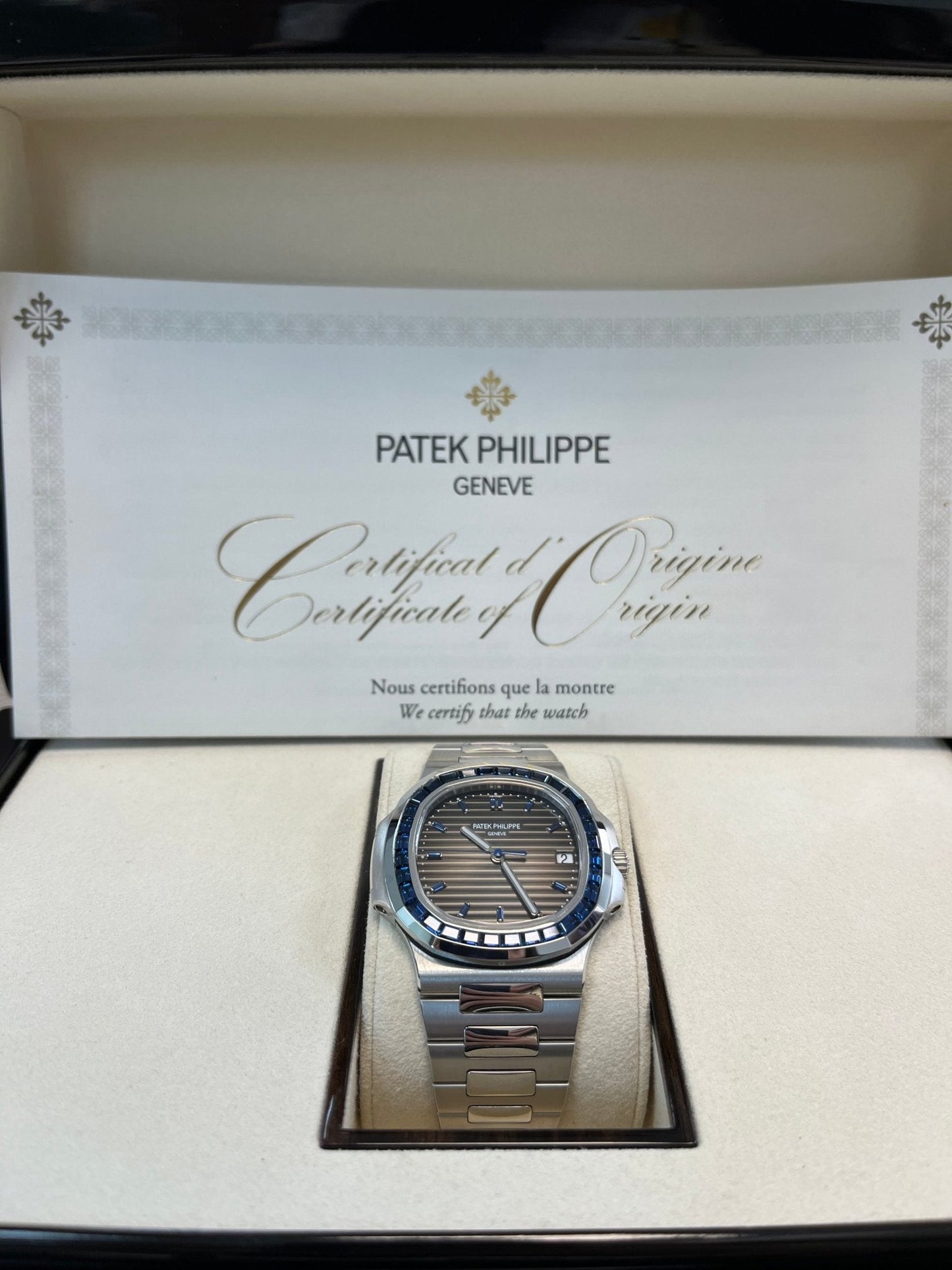 Patek Philippe Nautilus Platinum Blue Sapphire 5711/111P-001