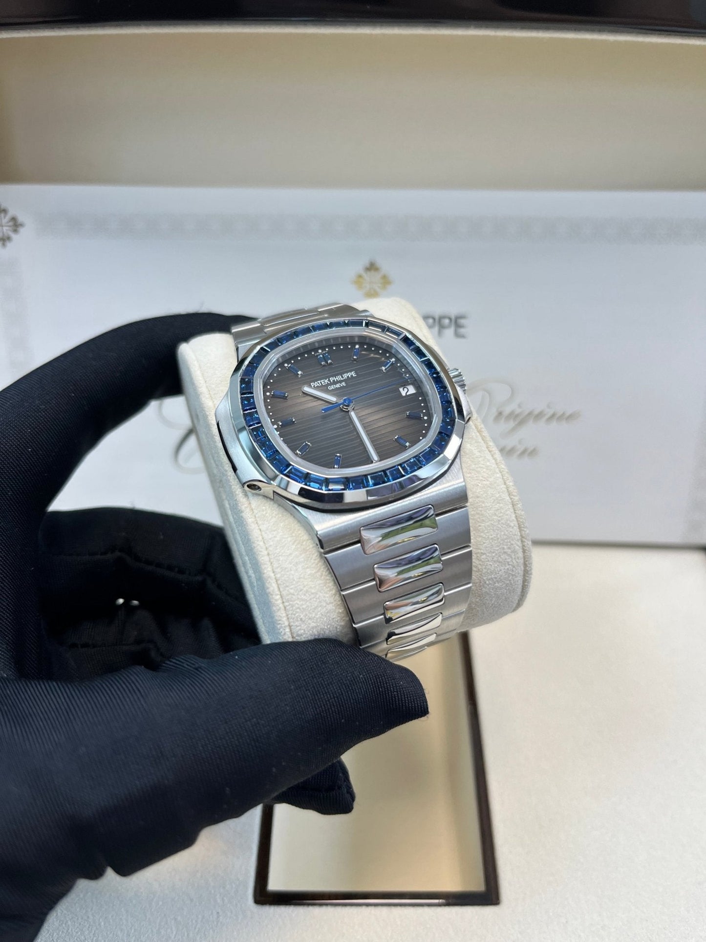 Patek Philippe Nautilus Platinum Blue Sapphire 5711/111P-001