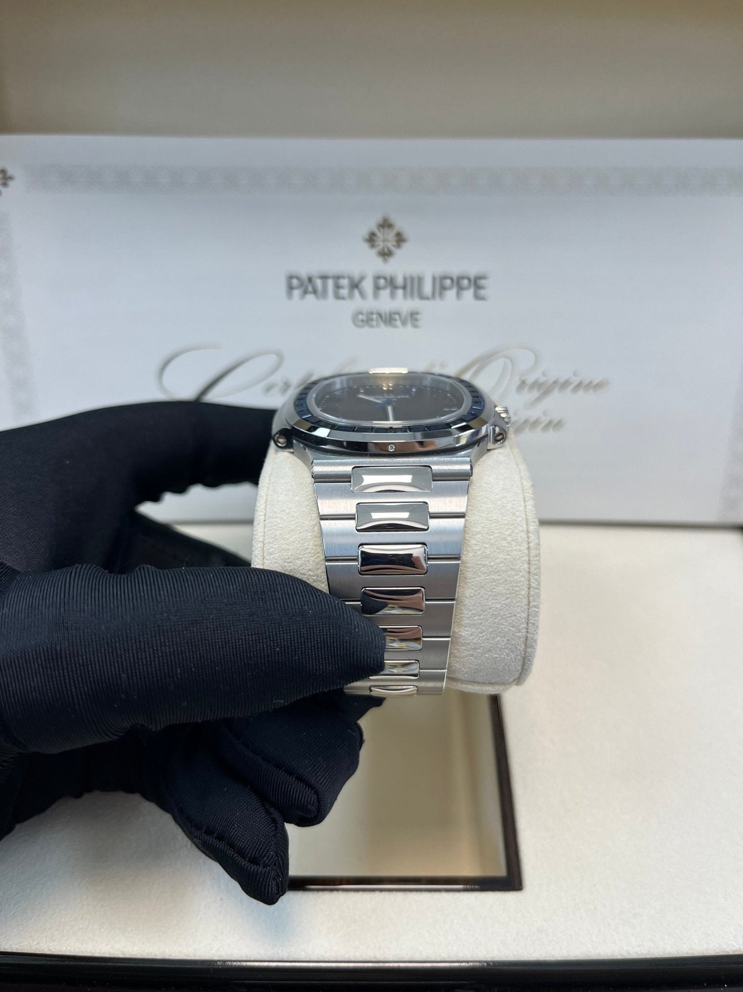 Patek Philippe Nautilus Platinum Blue Sapphire 5711/111P-001