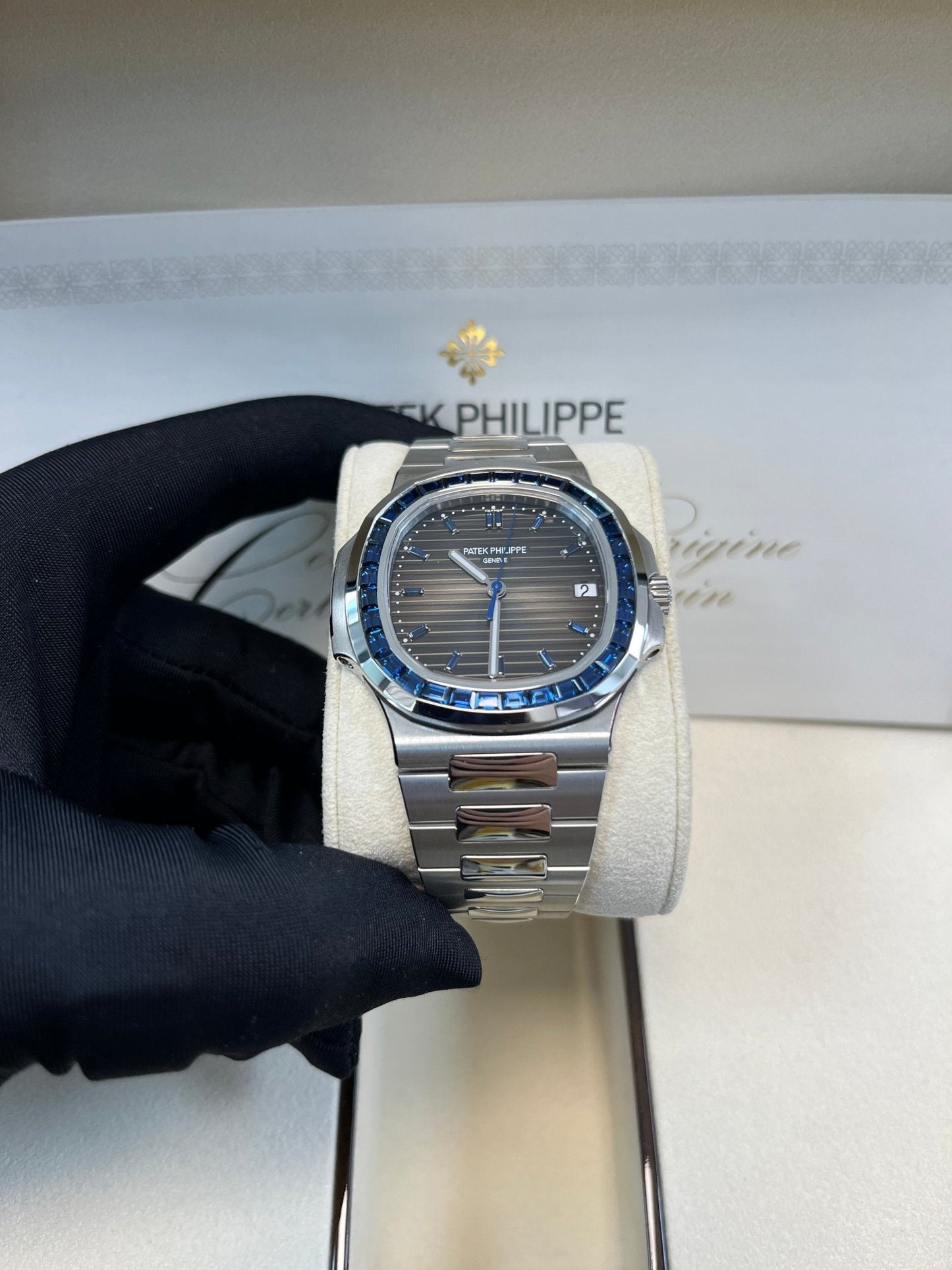 Patek Philippe Nautilus Platinum Blue Sapphire 5711/111P-001