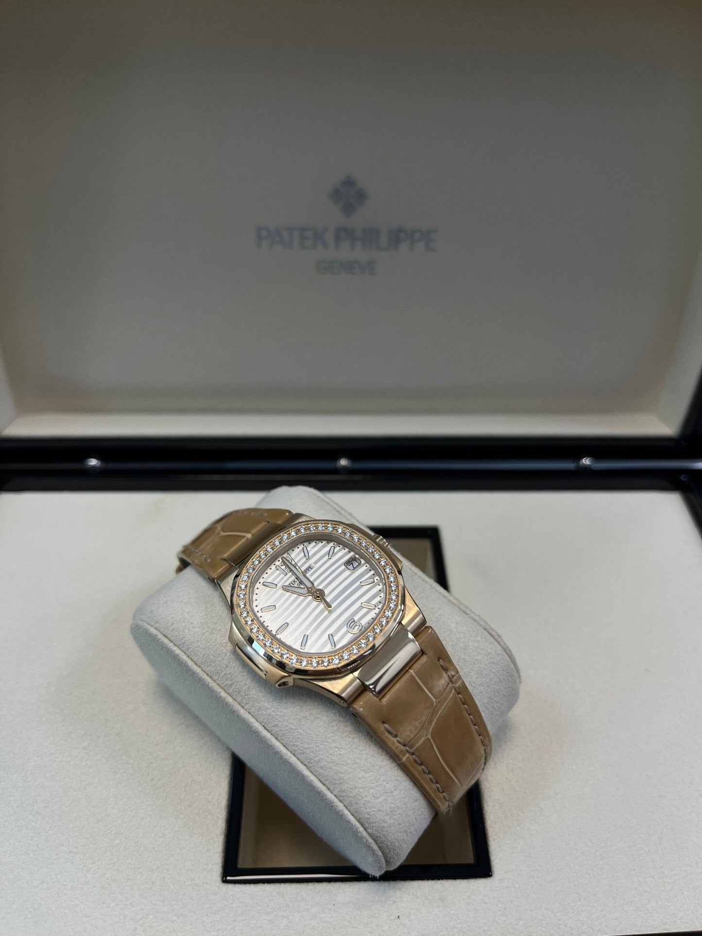 Patek Philippe Nautilus Rose Gold Nautilus Quartz 32mm 7010R-011