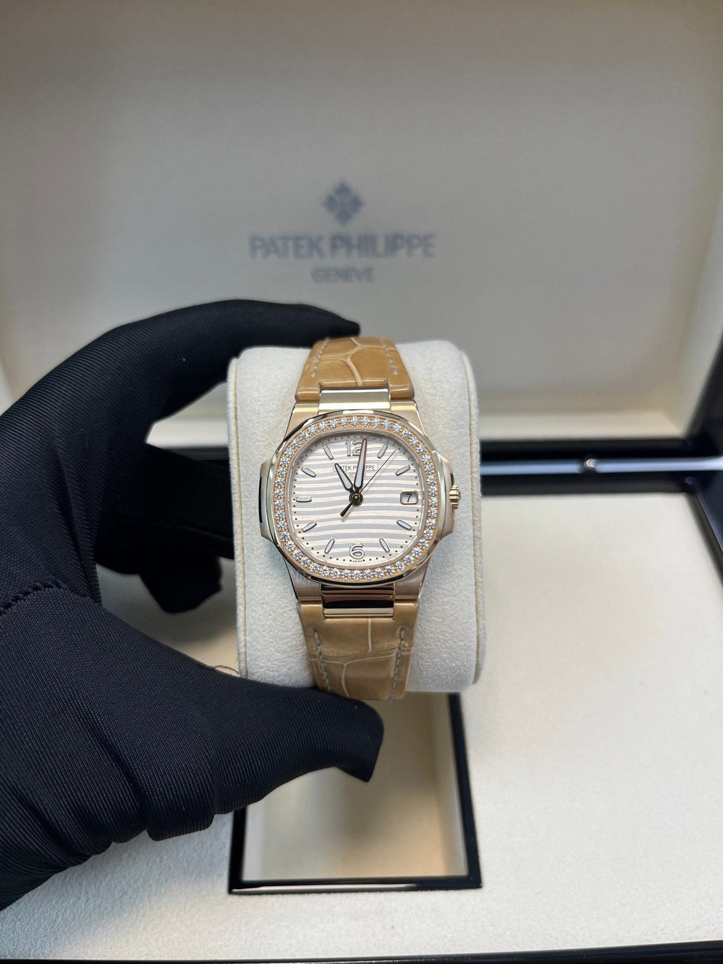 Patek Philippe Nautilus Rose Gold Nautilus Quartz 32mm 7010R-011