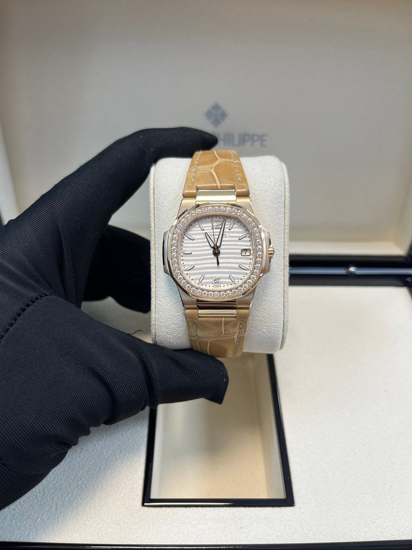 Patek Philippe Nautilus Rose Gold Nautilus Quartz 32mm 7010R-011