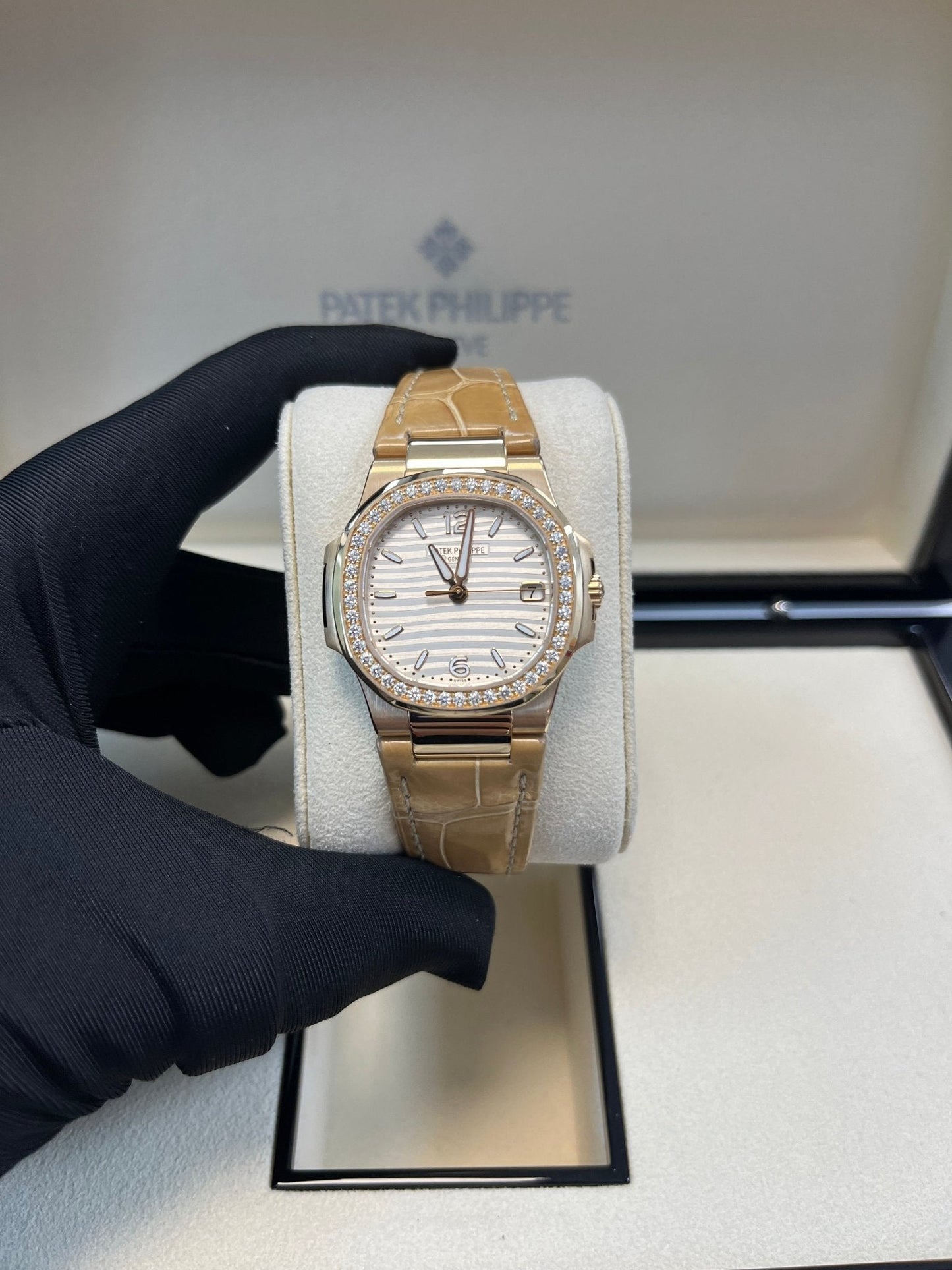 Patek Philippe Nautilus Rose Gold Nautilus Quartz 32mm 7010R-011