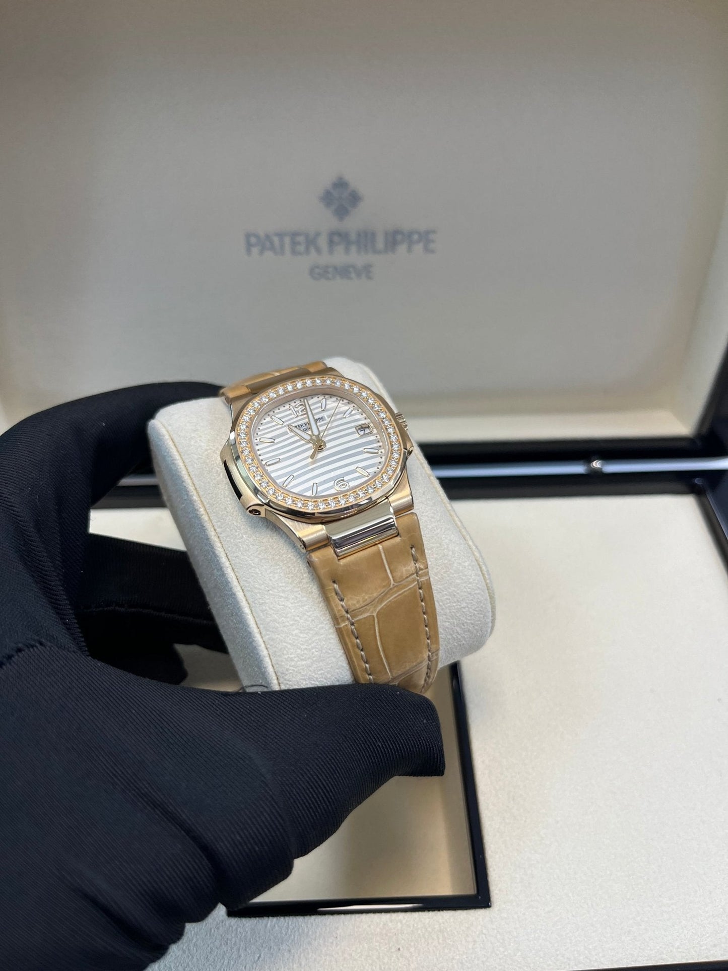 Patek Philippe Nautilus Rose Gold Nautilus Quartz 32mm 7010R-011
